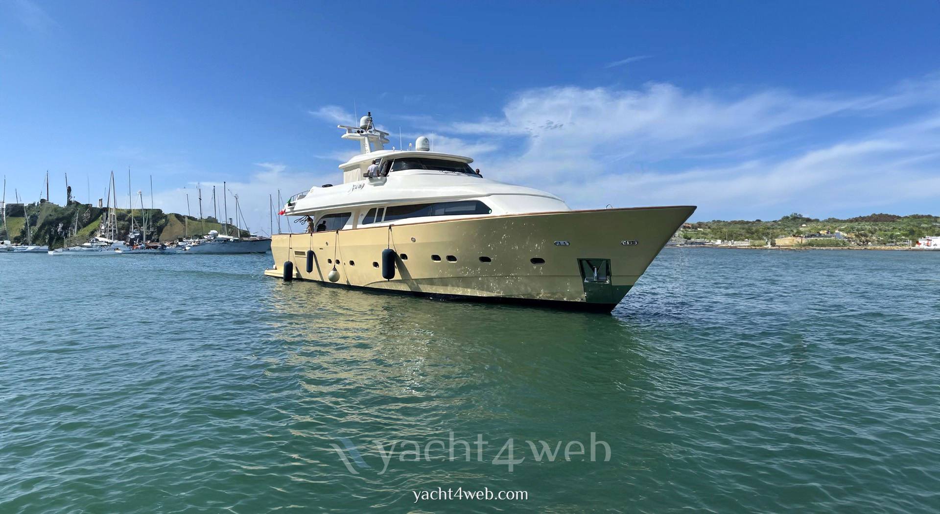 Custom line Navetta 27 Motorboot gebraucht zum Verkauf