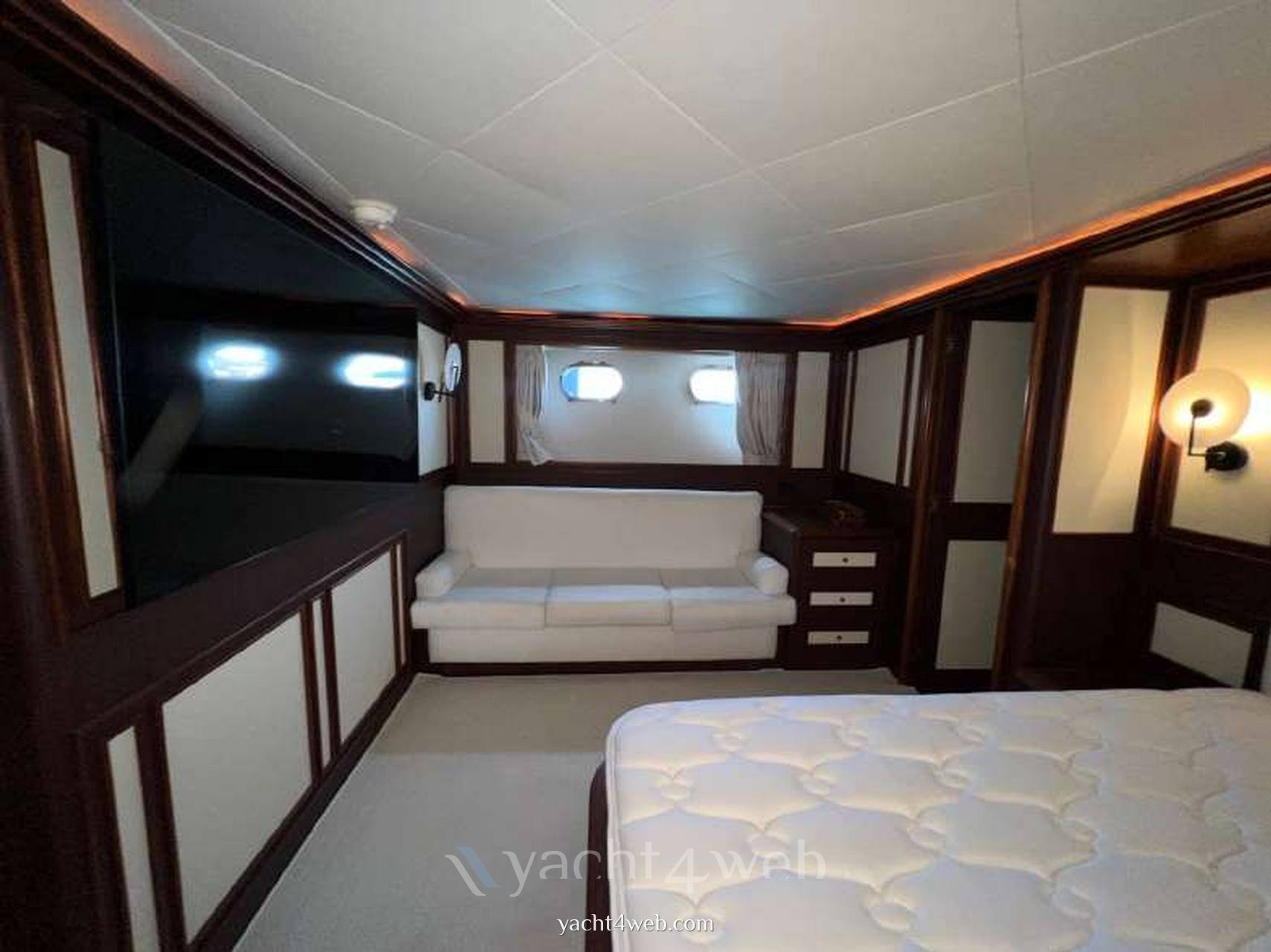 Custom line Navetta 27 barco de motor