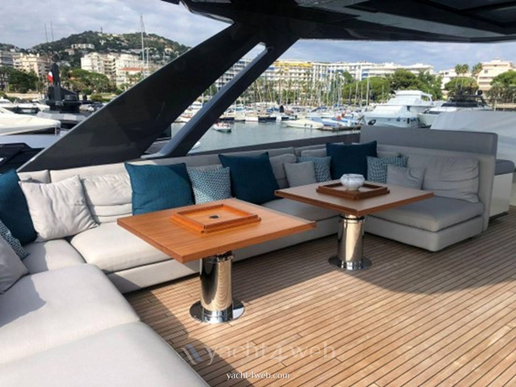 Ferretti yachts 850 Motoryacht