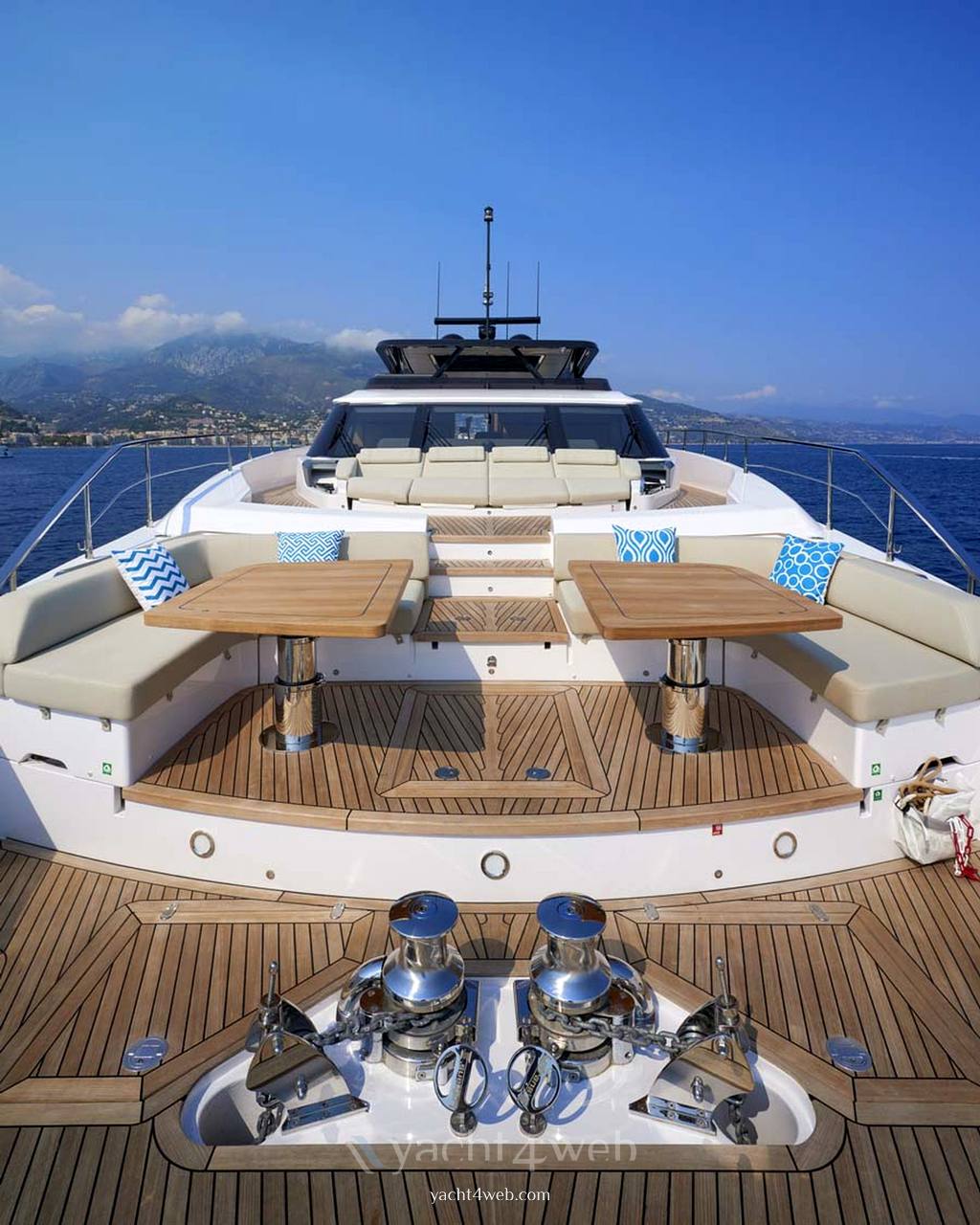 Ferretti yachts 1000 usato