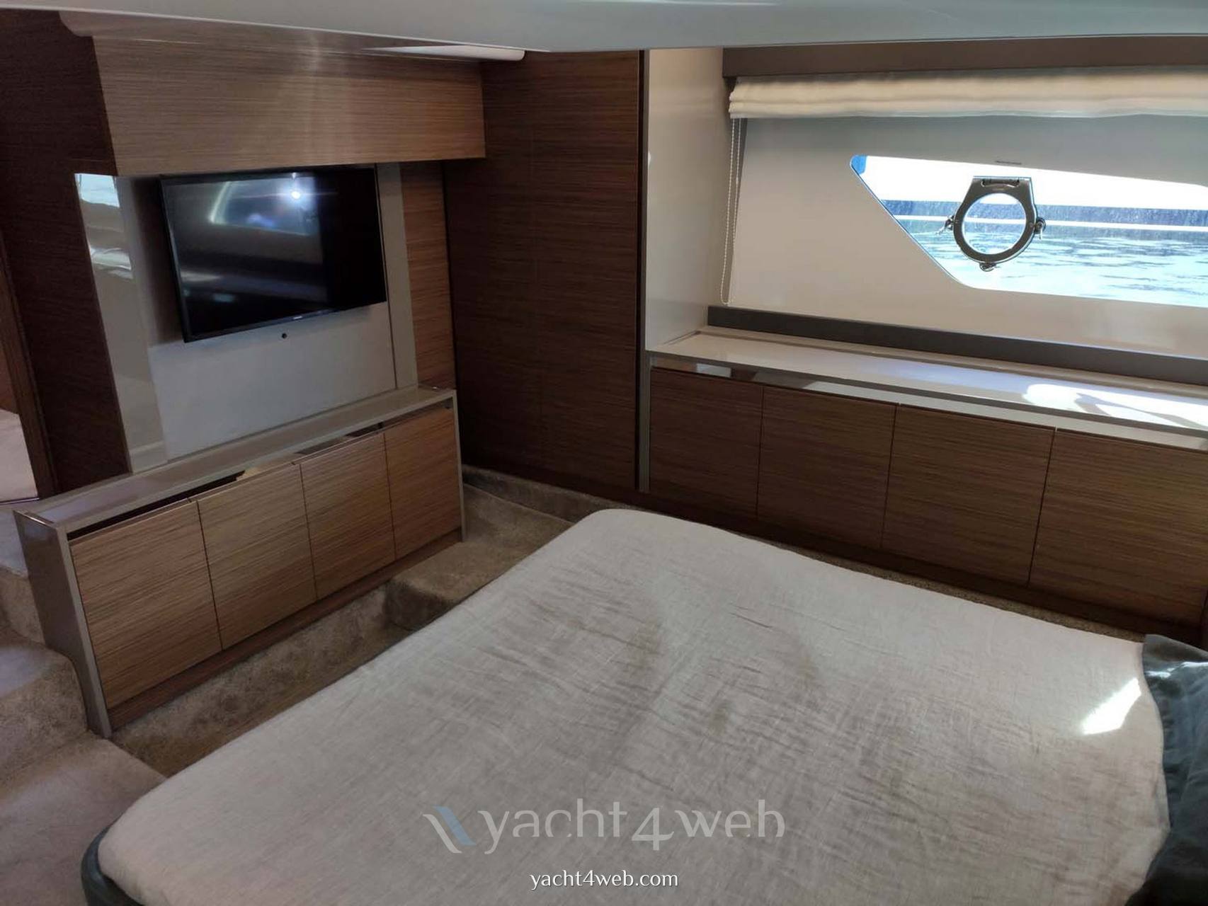 Ferretti yachts 450 