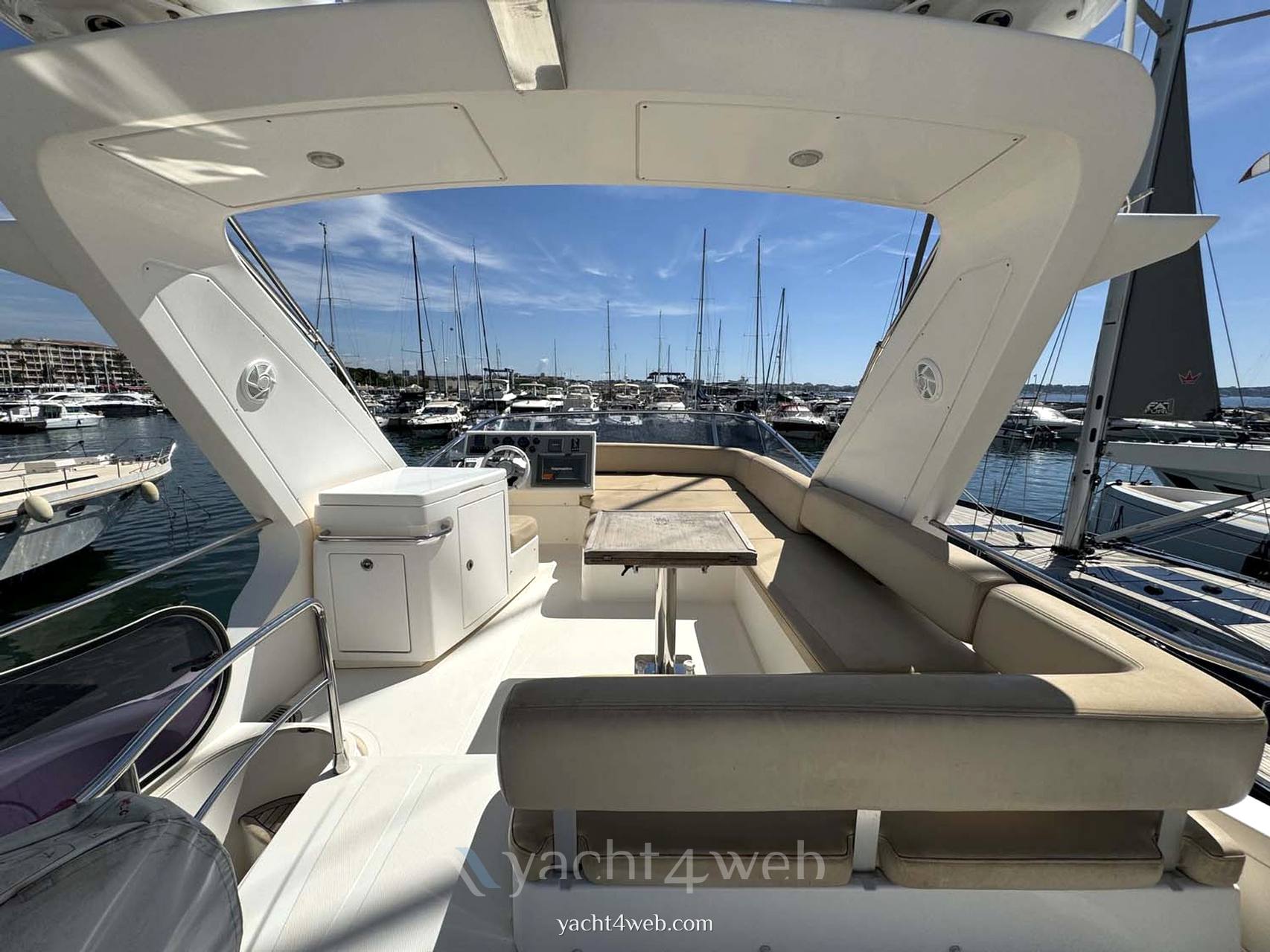 Azimut 53 flybridge Motoryacht verwendet