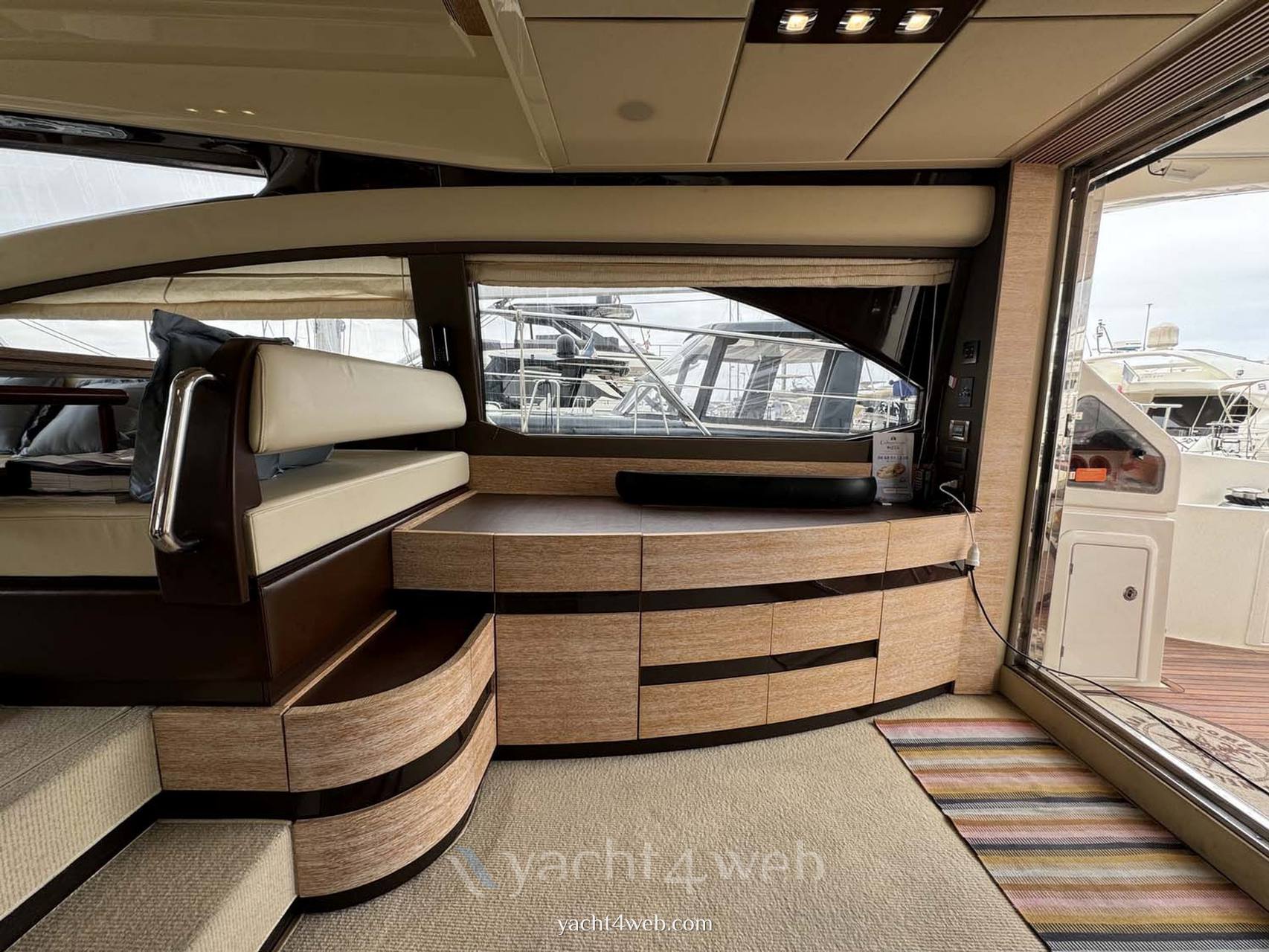 Azimut 53 flybridge используется