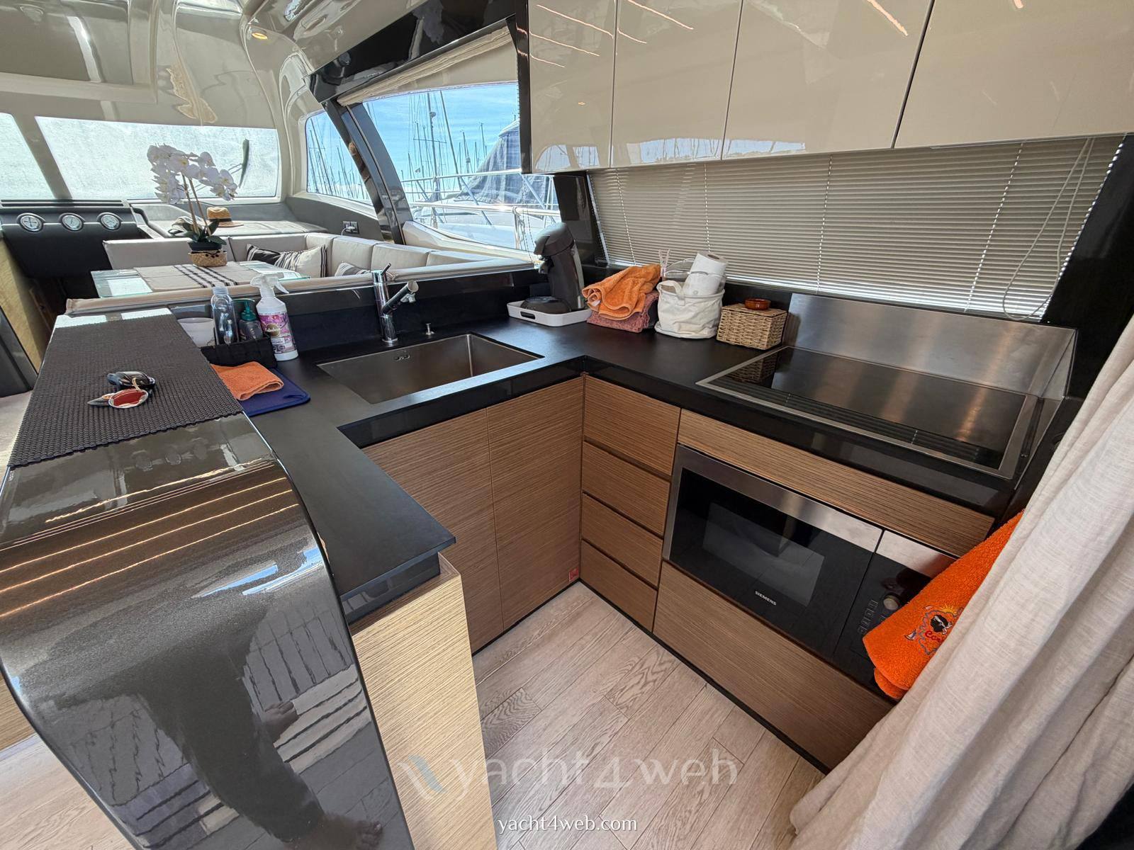 Ferretti yachts 550 0