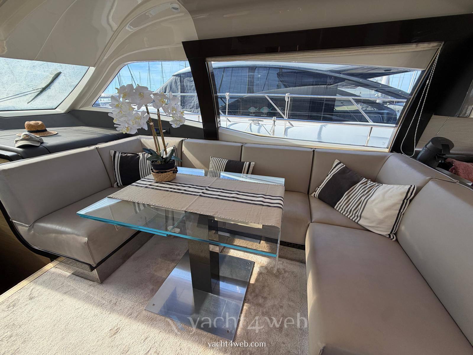 Ferretti yachts 550 