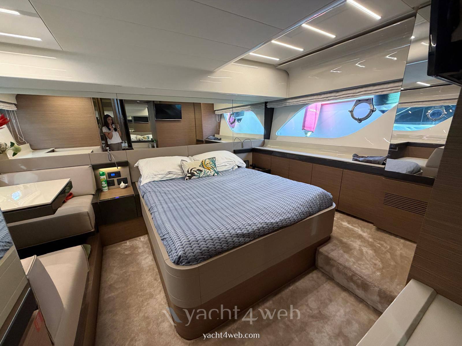 Ferretti yachts 550 usato