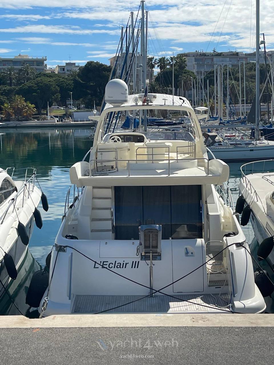 Azimut 62 Barco de motor usado para venta