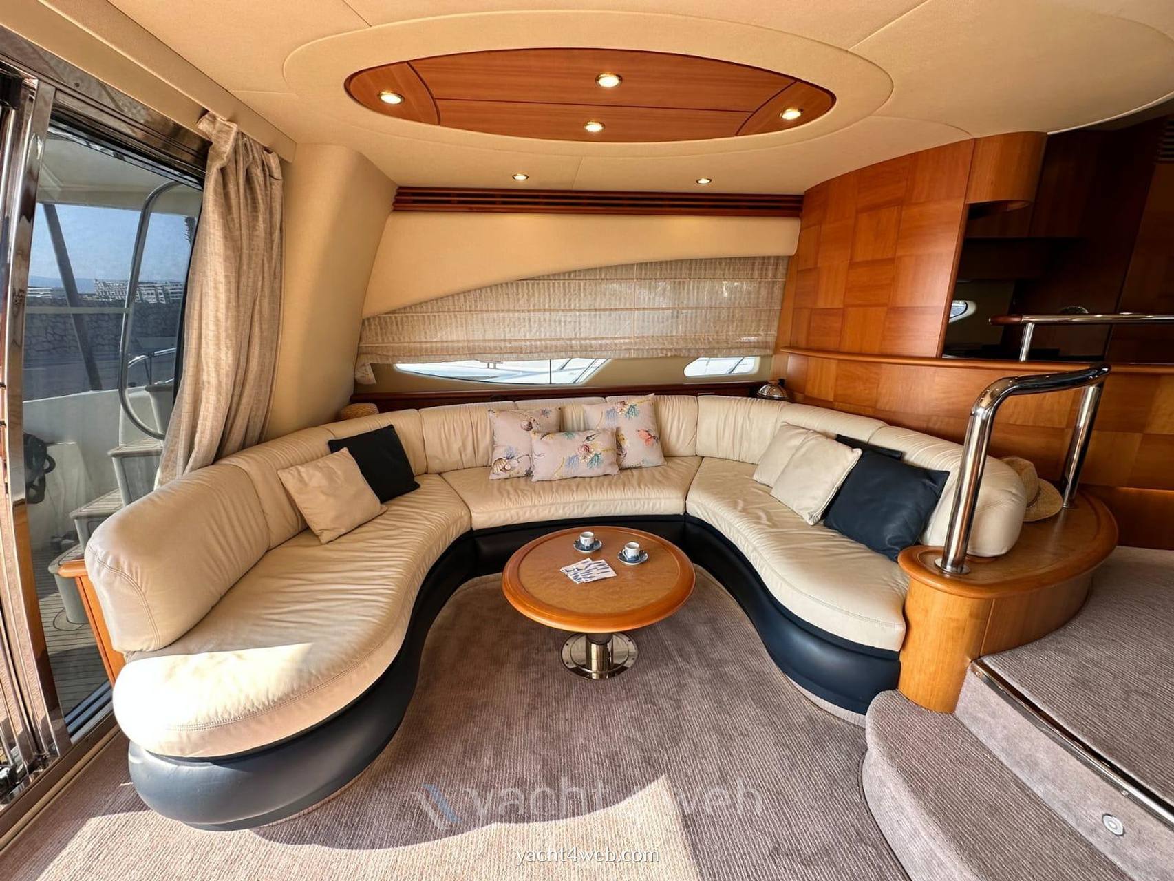 Azimut 62 Yate a motor