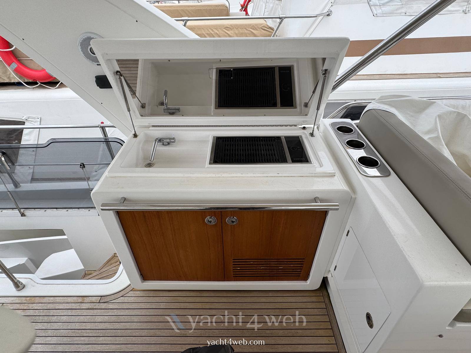 Azimut 66 fly barco de motor