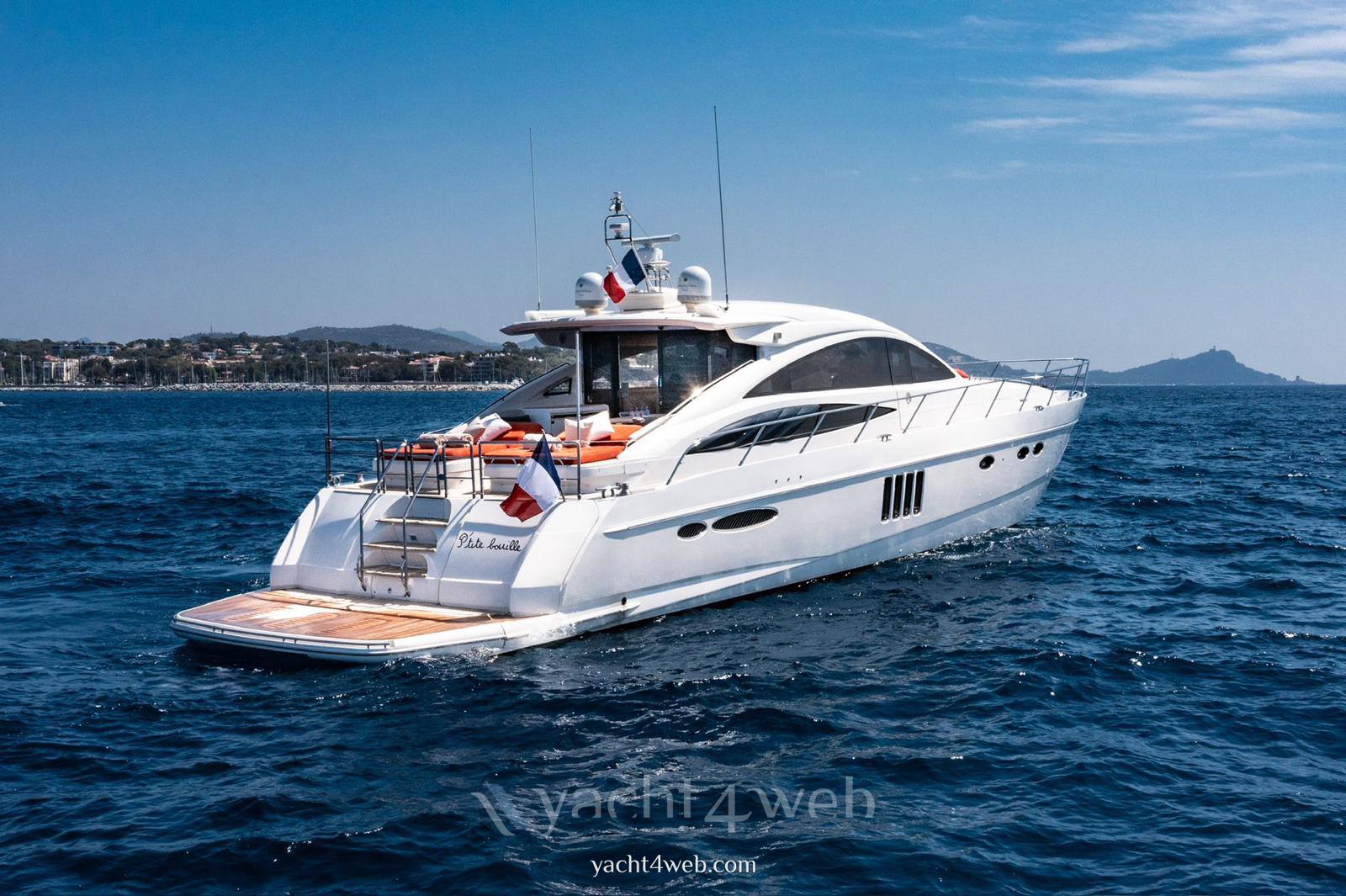 Princess V70 Yate a motor