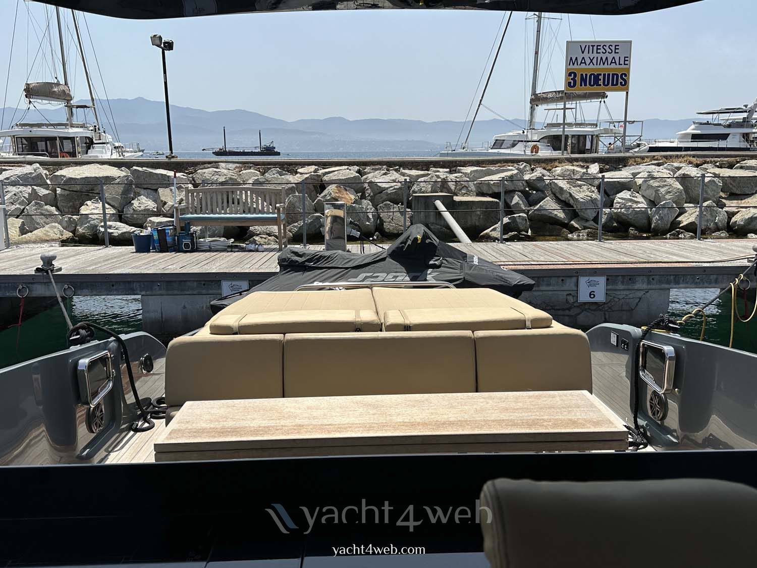 Sacs tecnorib Rebel 47 Boat используется для продажи