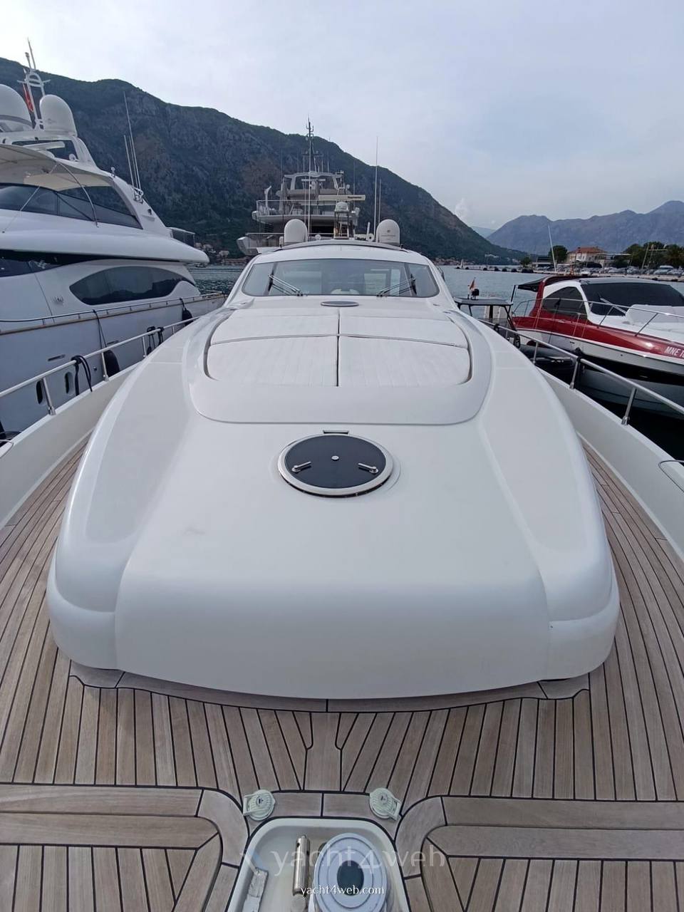 Pershing 76 barca a motore
