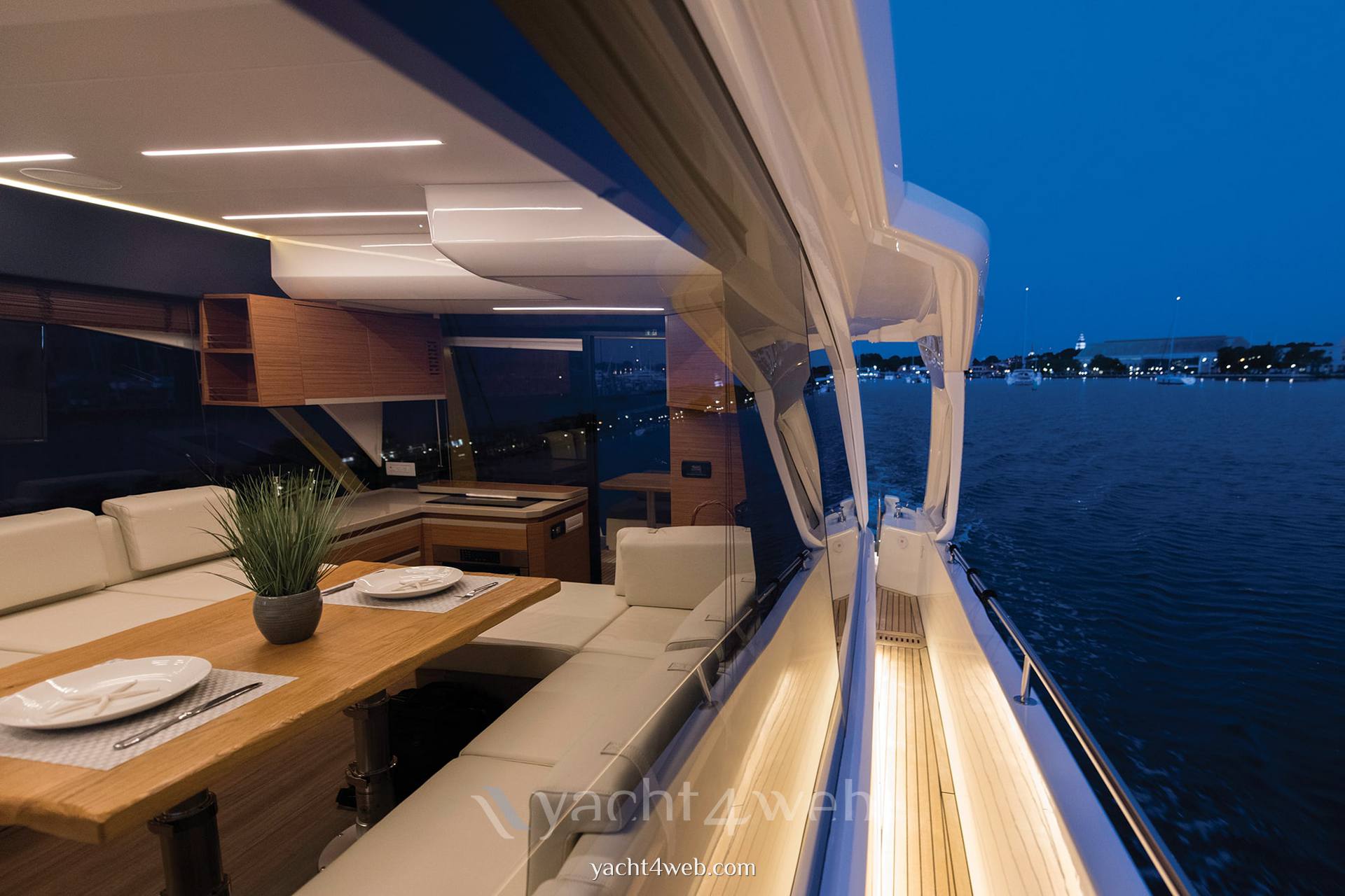 Greenline 45 fly barca a motore