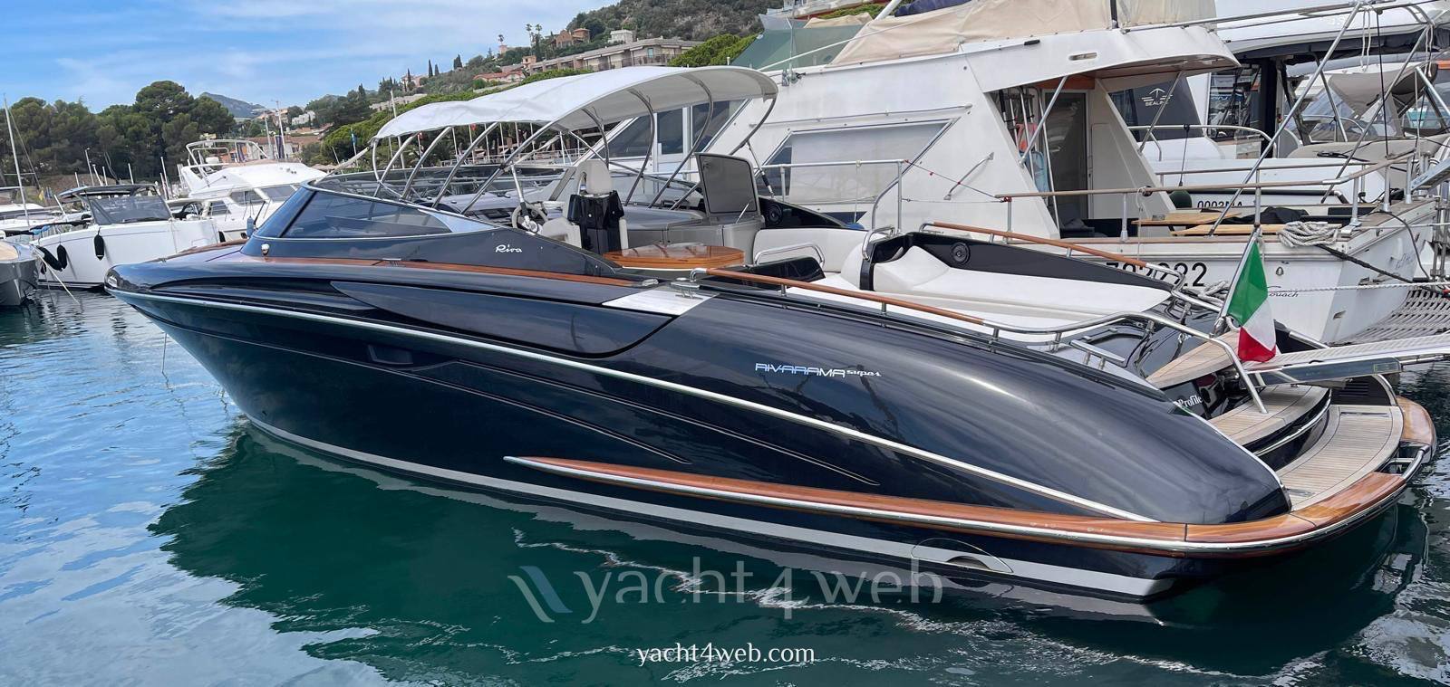 Riva Rivarama 44 usato