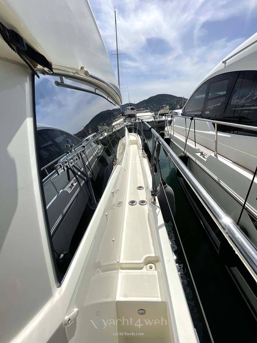 Jeanneau Prestige 460 fly barca a motore