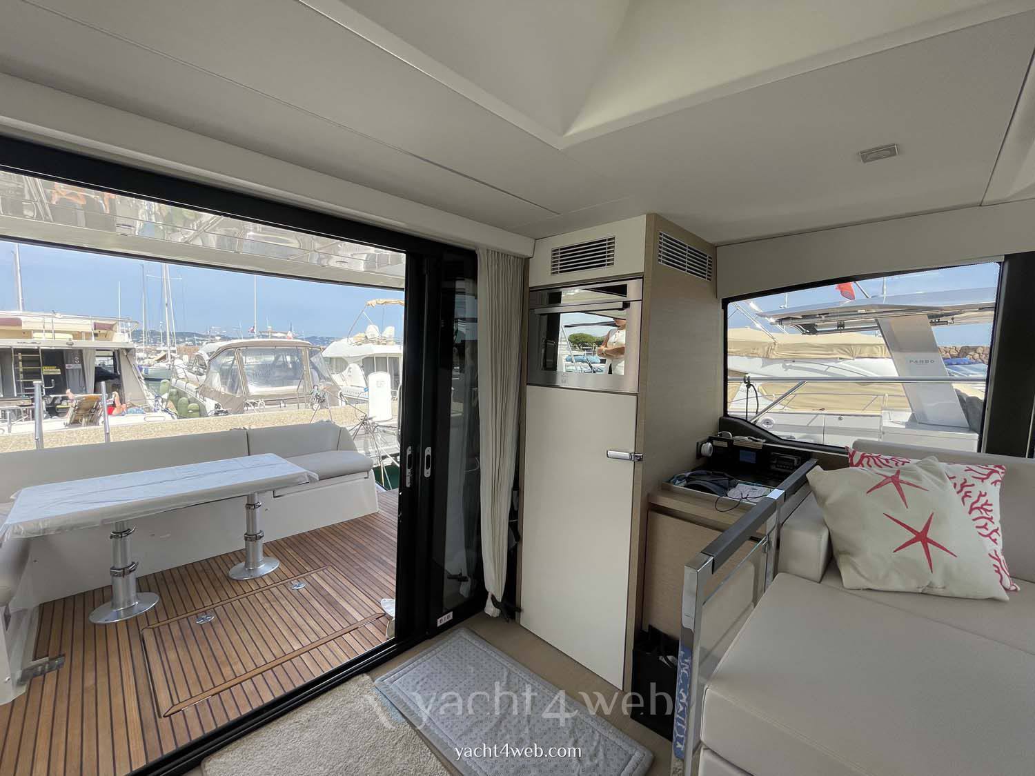 Jeanneau Prestige 460 fly Motoryacht