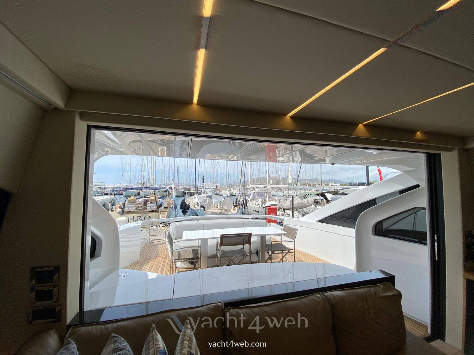 Pershing 70 barca a motore