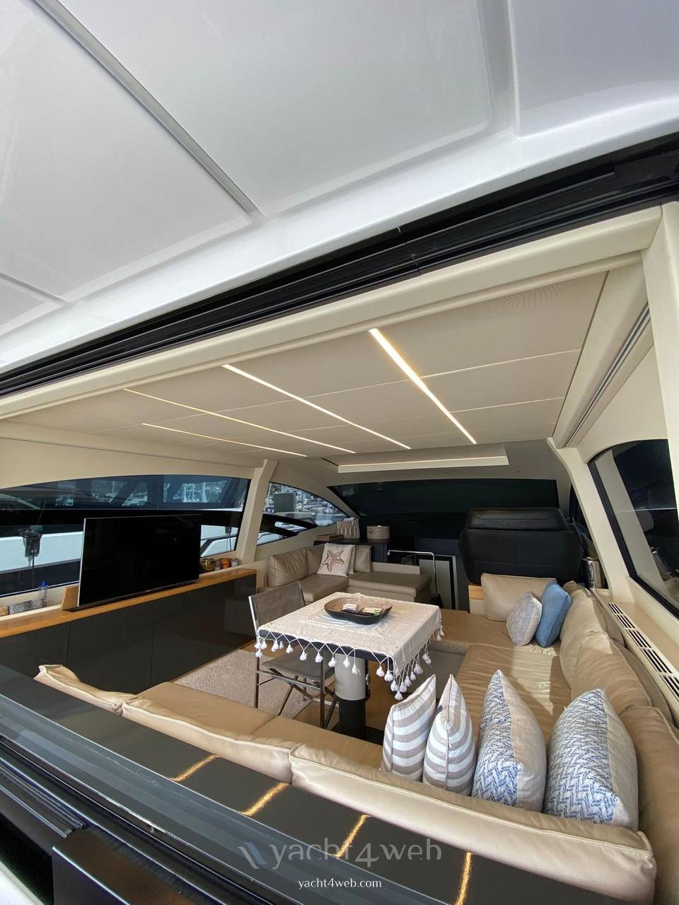 Pershing 70 Motoryacht usato