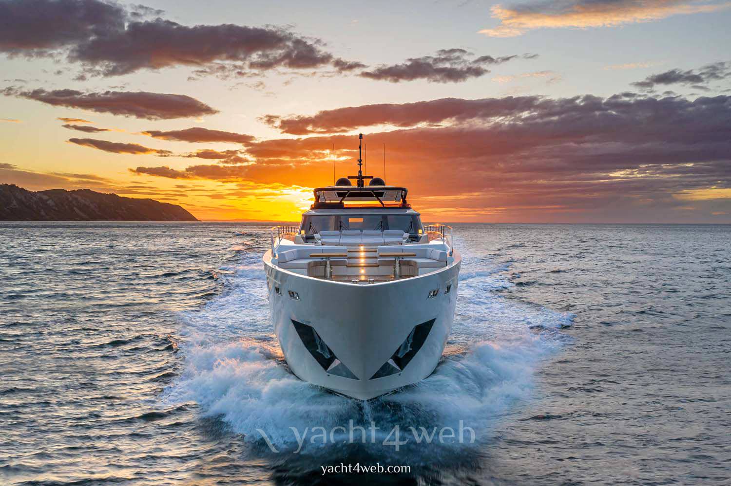 Ferretti yachts 1000 barca