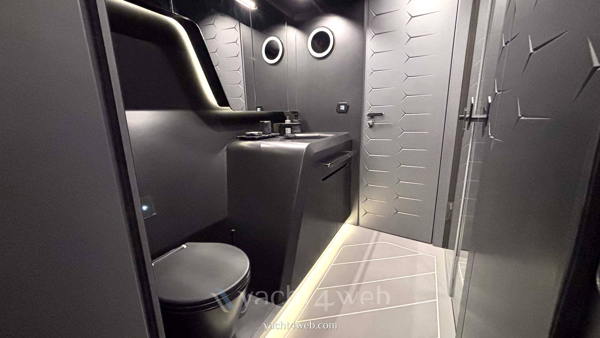 Tecnomar Lamborghini 63 barca a motore