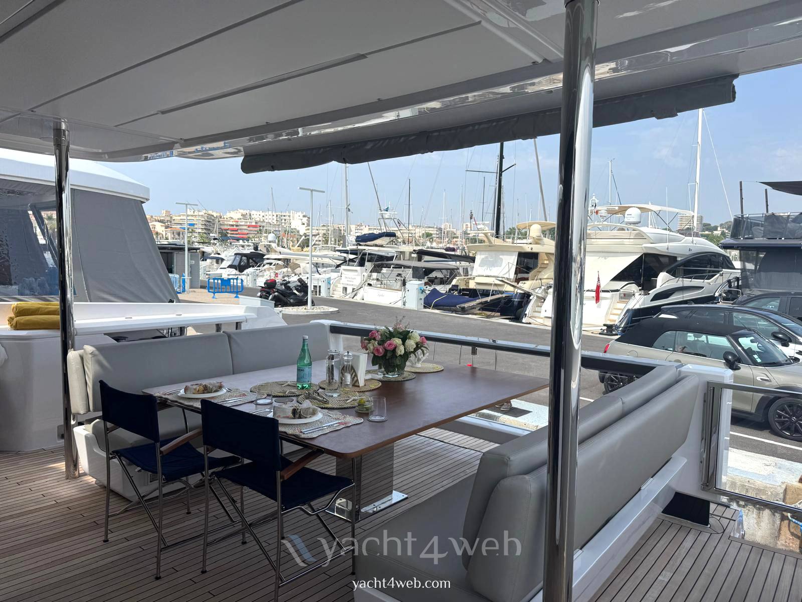 Ferretti yachts 860 Barca a motore usata in vendita