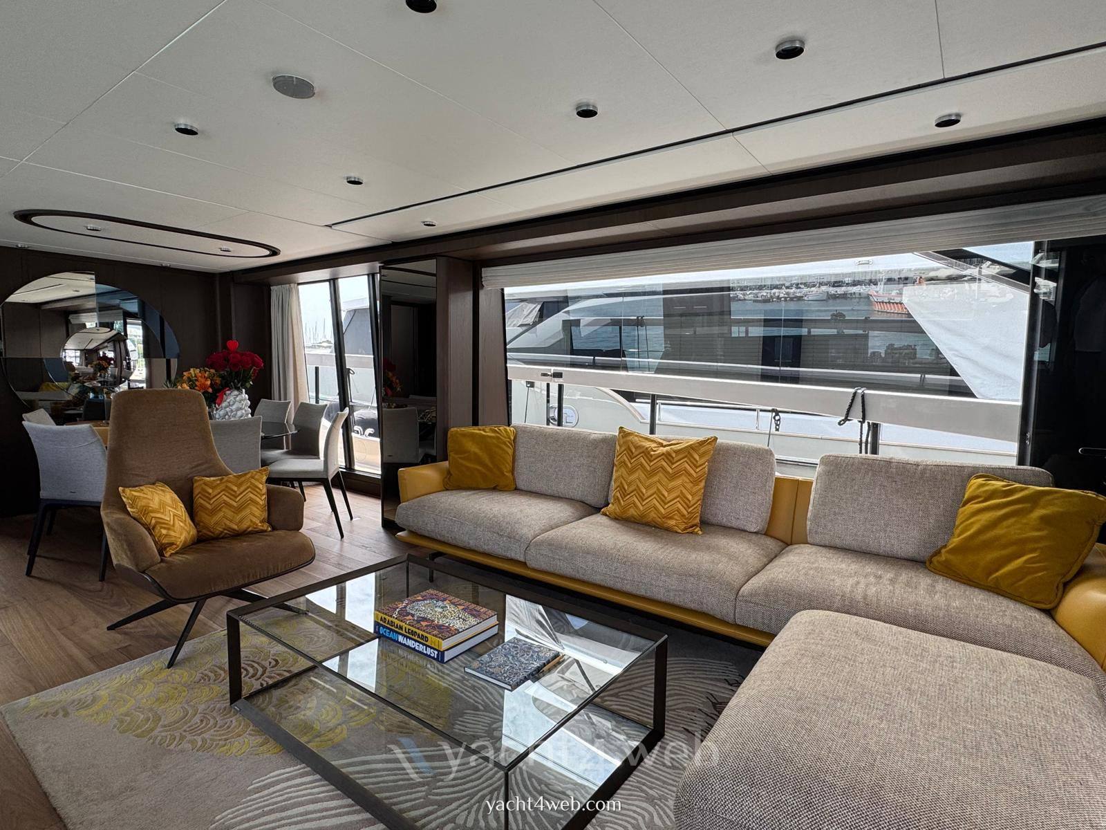 Ferretti yachts 860 