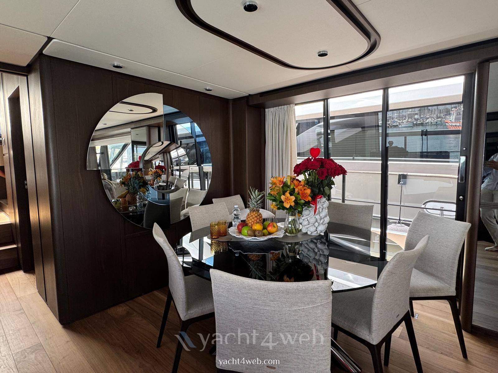 Ferretti yachts 860 Barca a motore usata in vendita