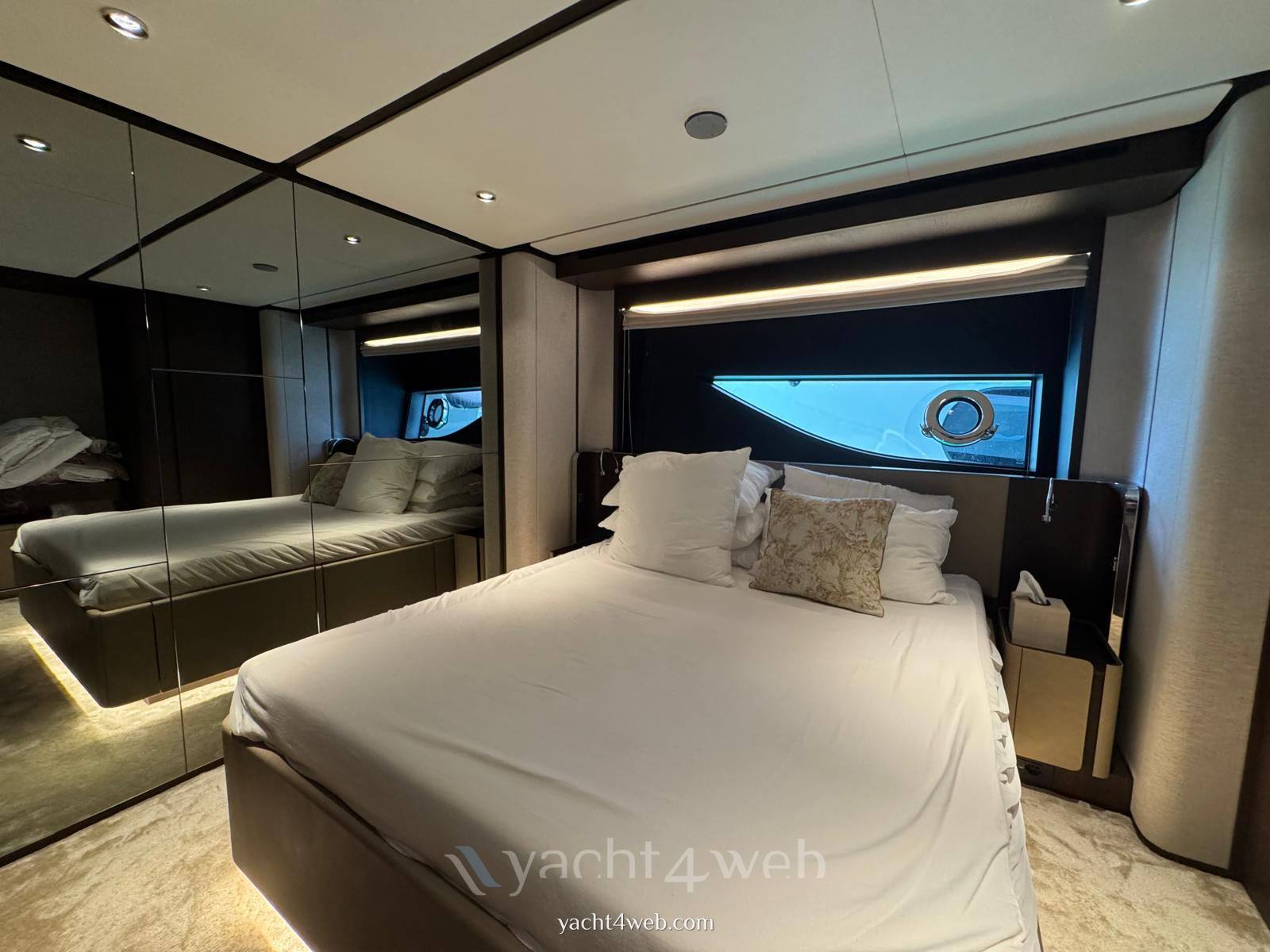 Ferretti yachts 860 barca a motore