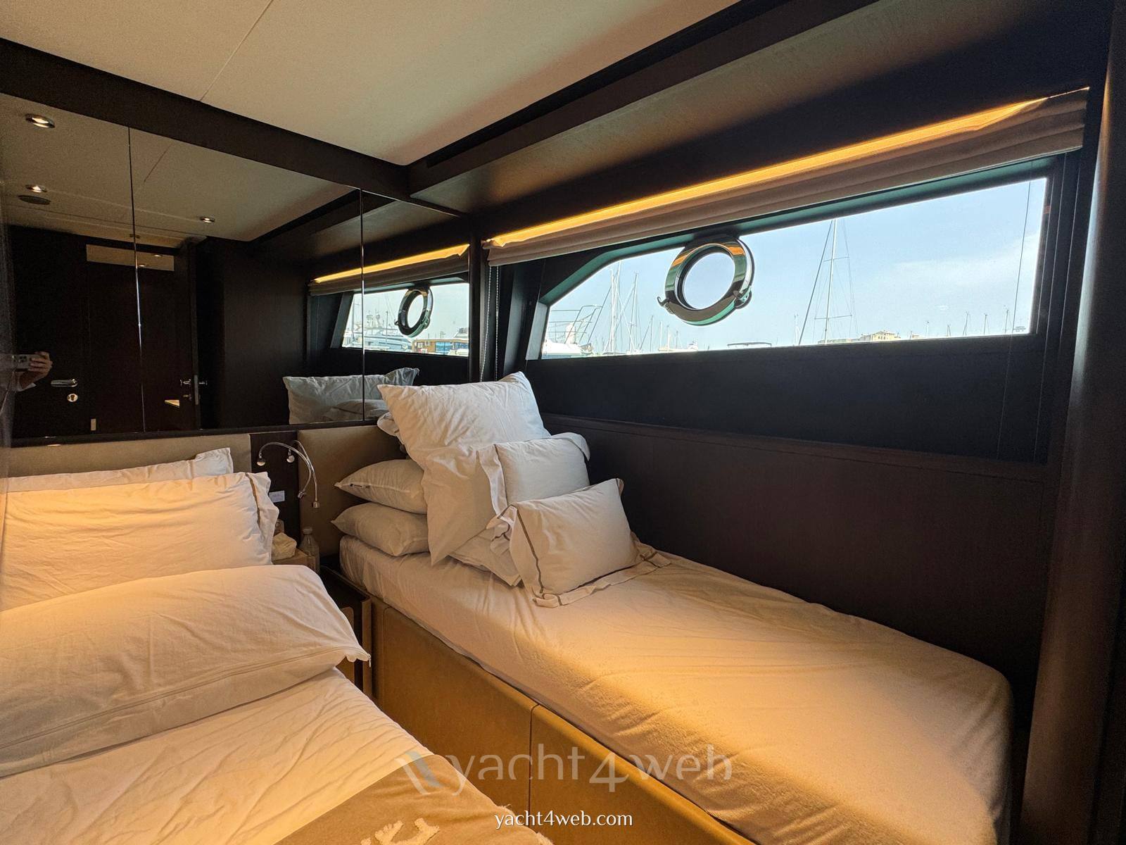 Ferretti yachts 860 0