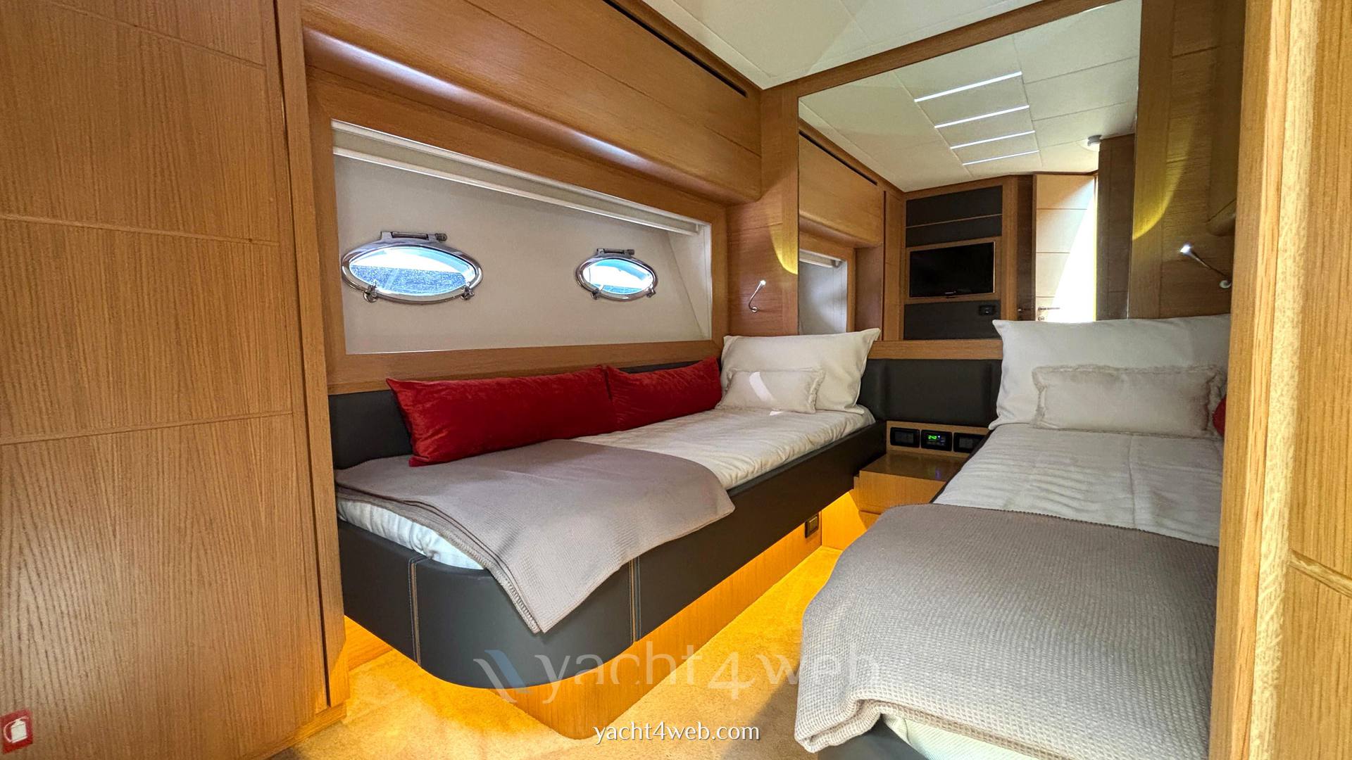 Pershing 74 fotografia