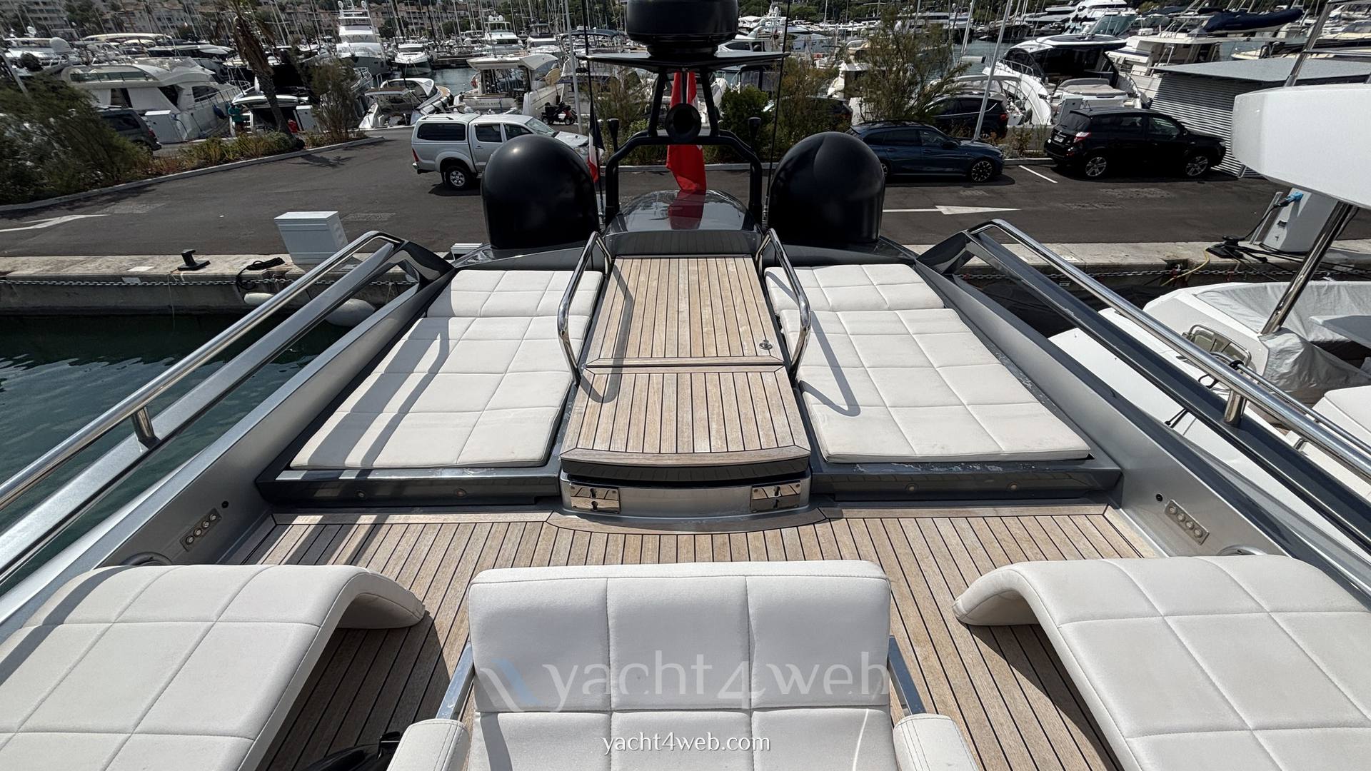 Pershing 74 0