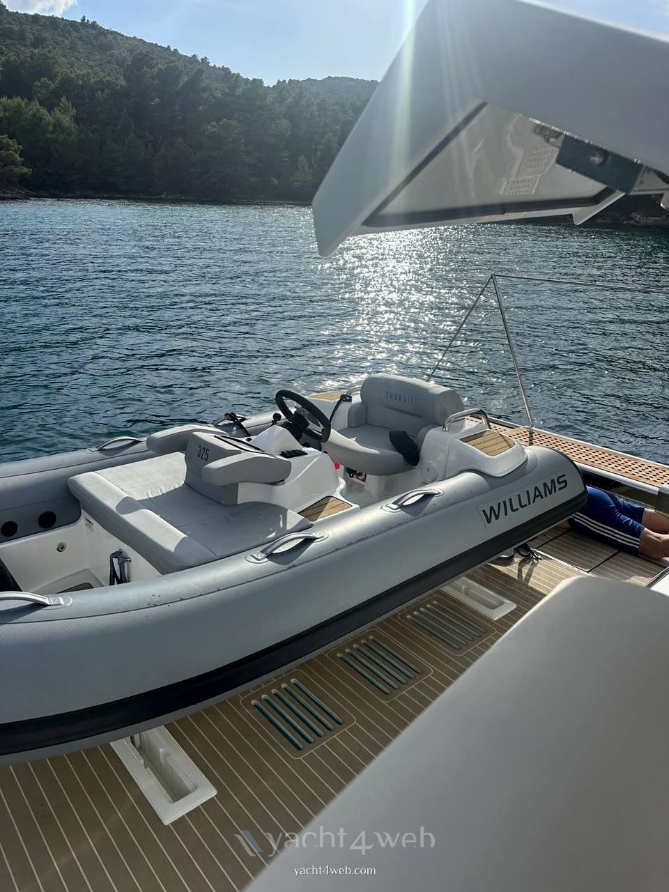 Ab yachts 560 fly Barca a motore usata in vendita