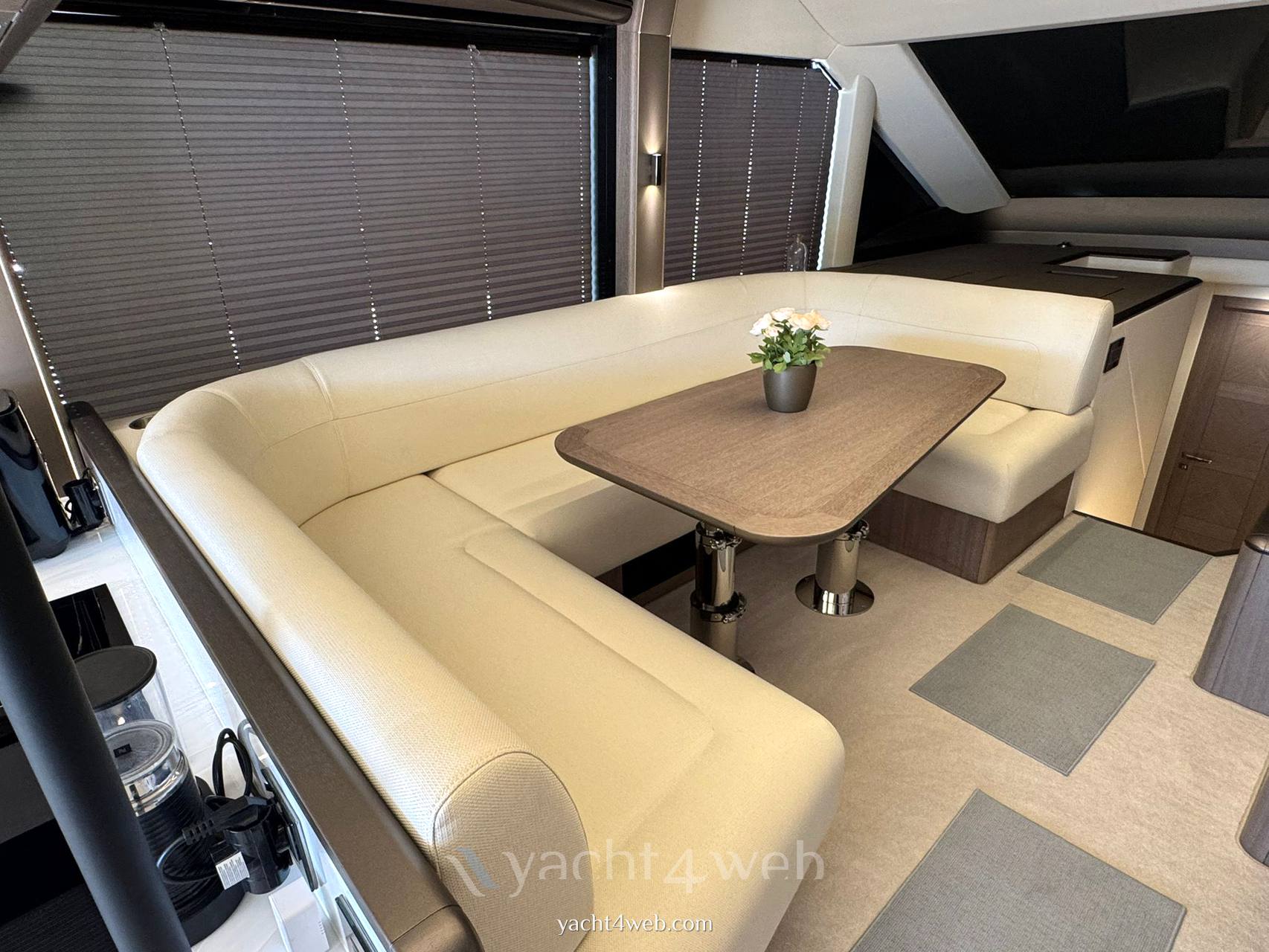 Ab yachts 560 fly Barca a motore usata in vendita