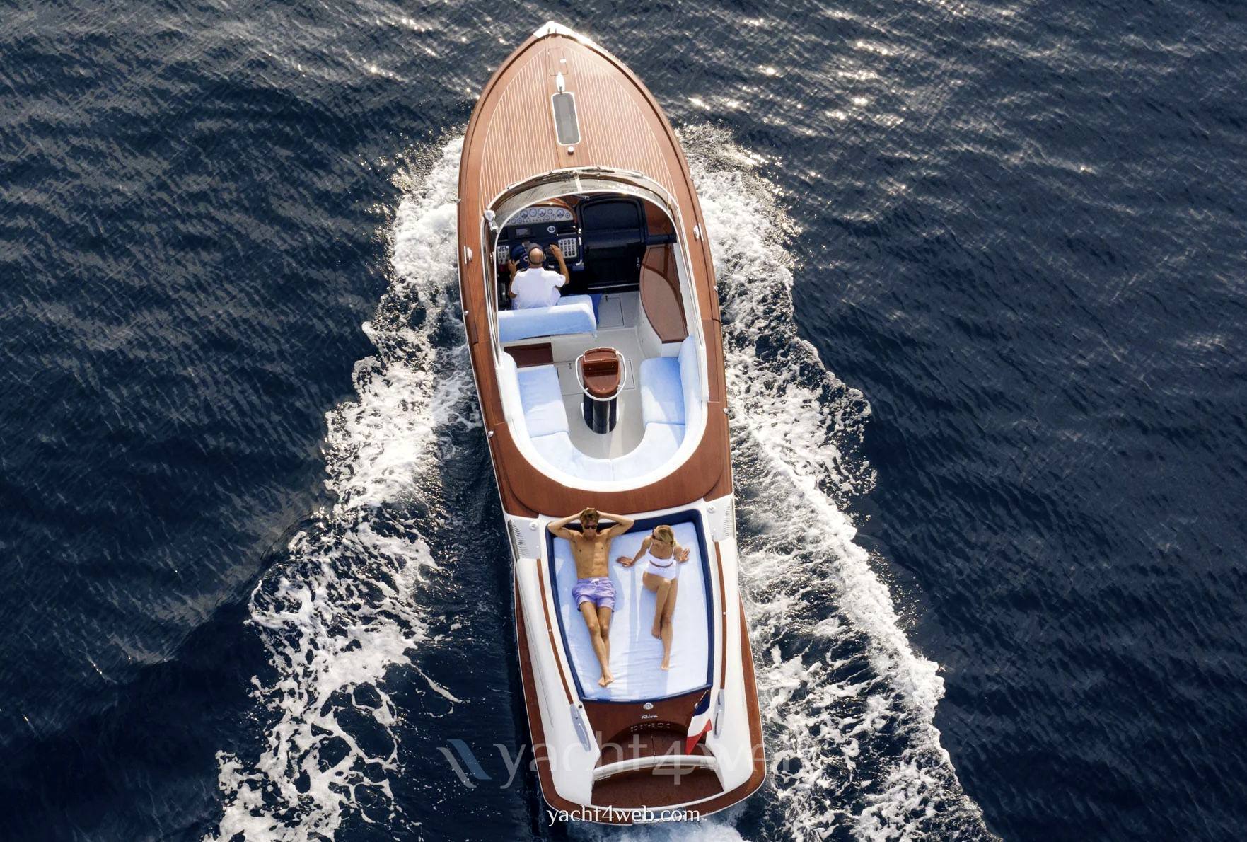 Riva Aquasuper Barca usata in vendita