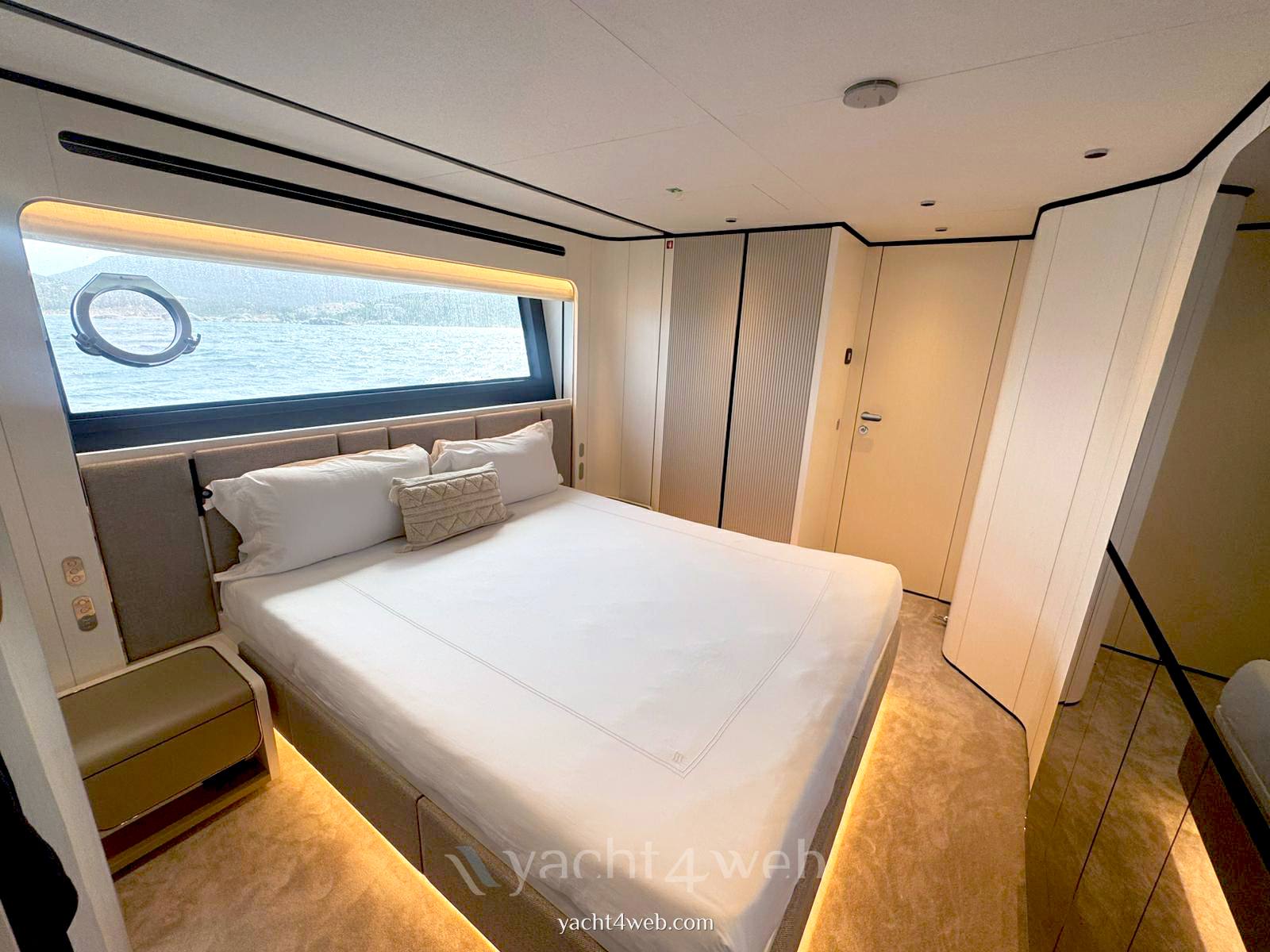 Ferretti yachts 940 0