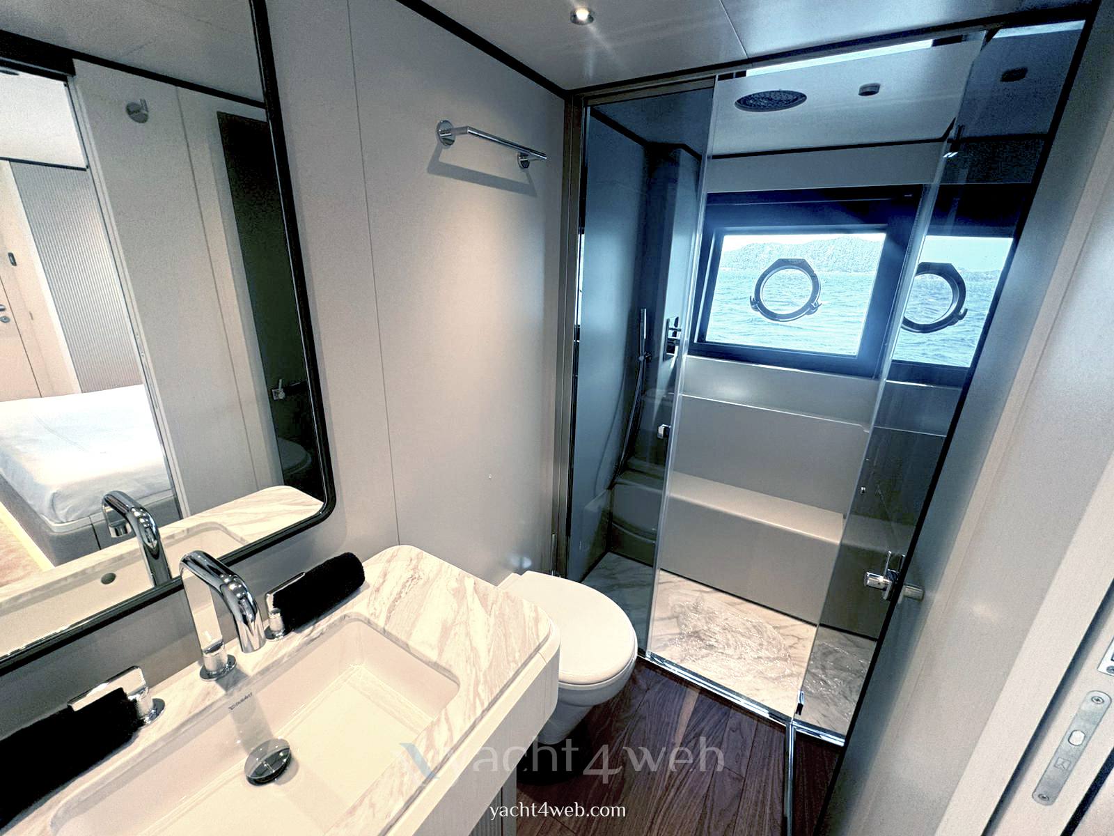 Ferretti yachts 940 usato