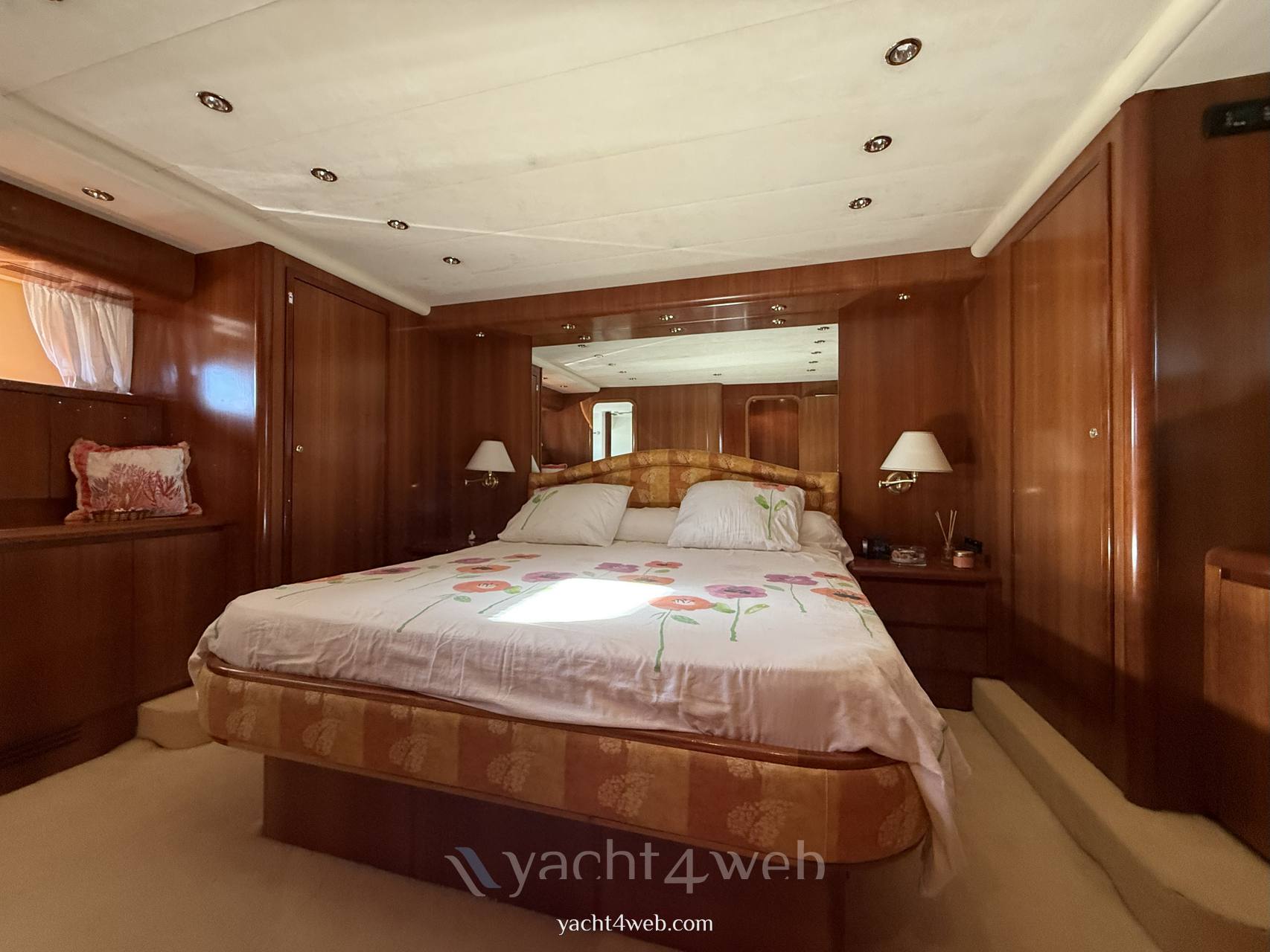 Falcon 86 Motor boat used for sale