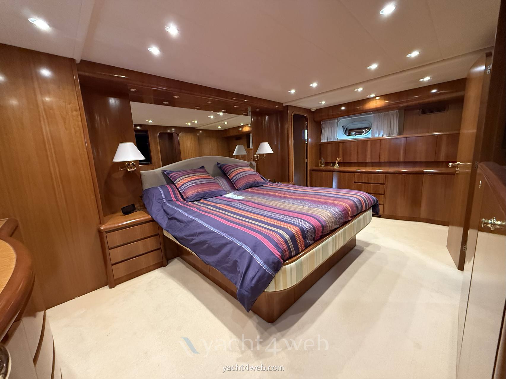 Falcon 86 motor boat