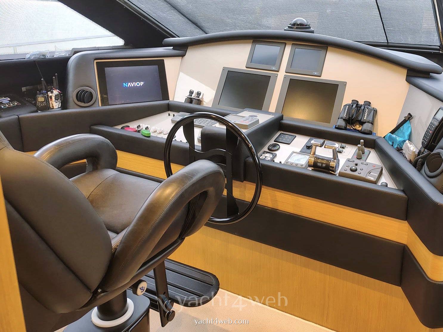Ferretti yachts 830 