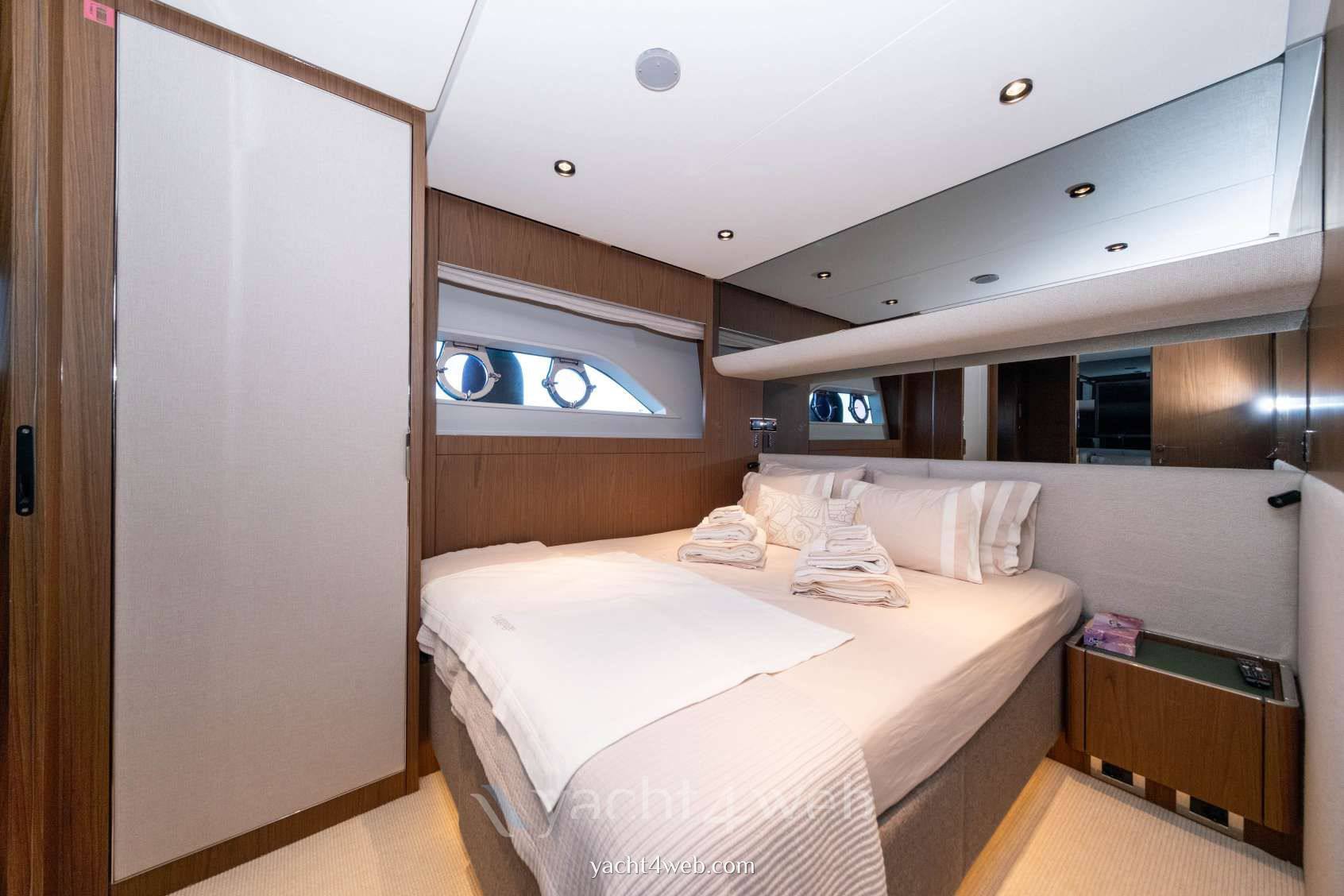 Ferretti yachts 780 0