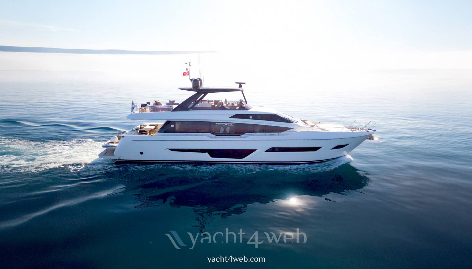 Ferretti yachts 780 
