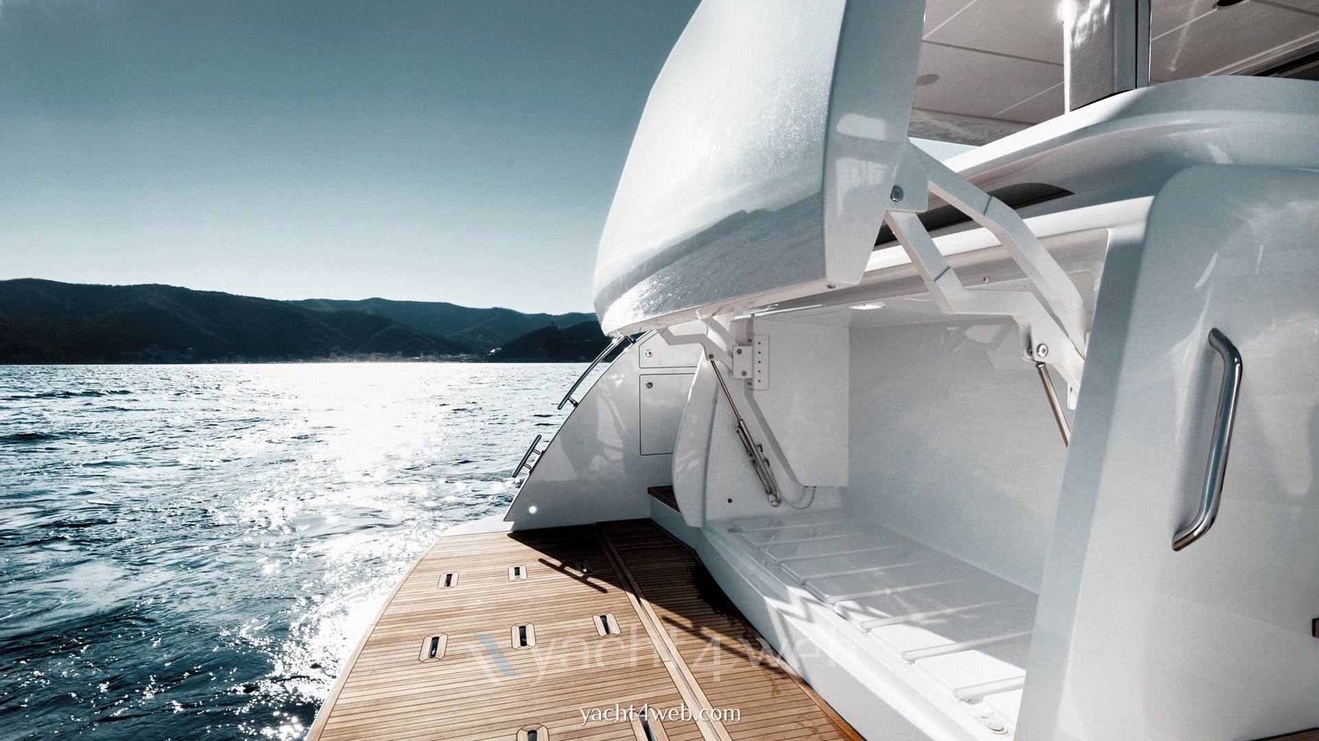 Azimut Fly 78 motor boat