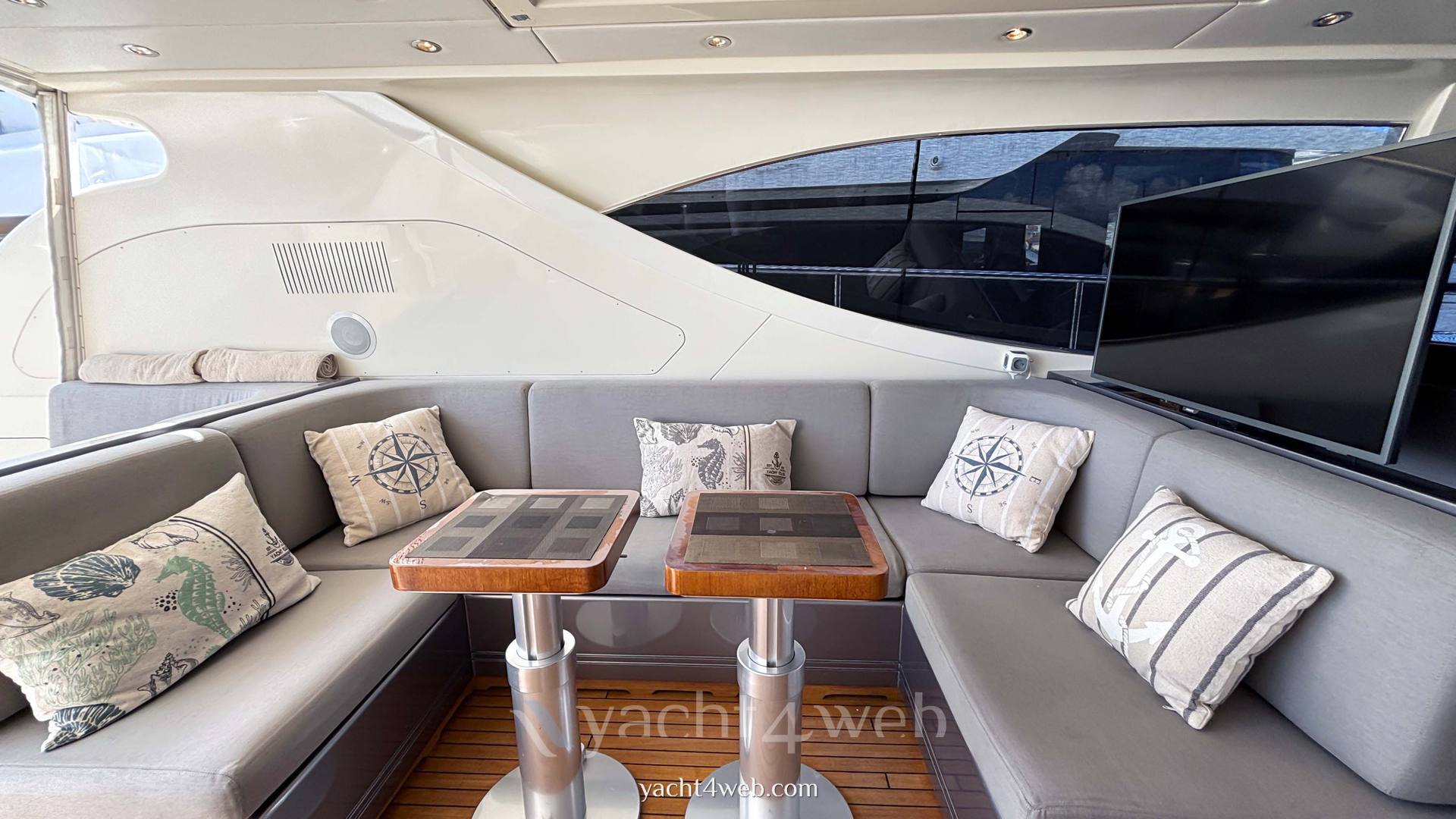 Leopard 24 motor boat