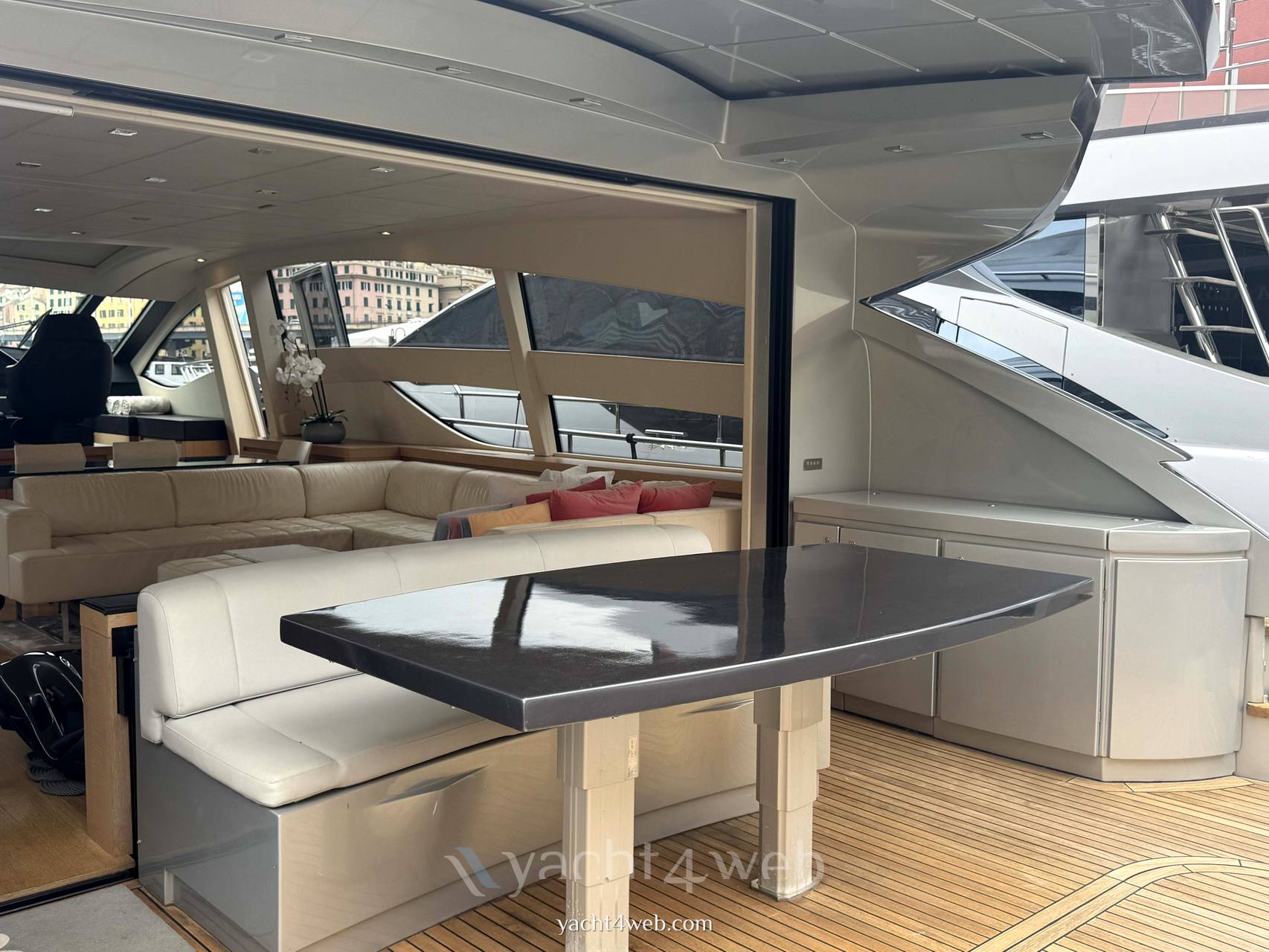Pershing 80 barco de motor
