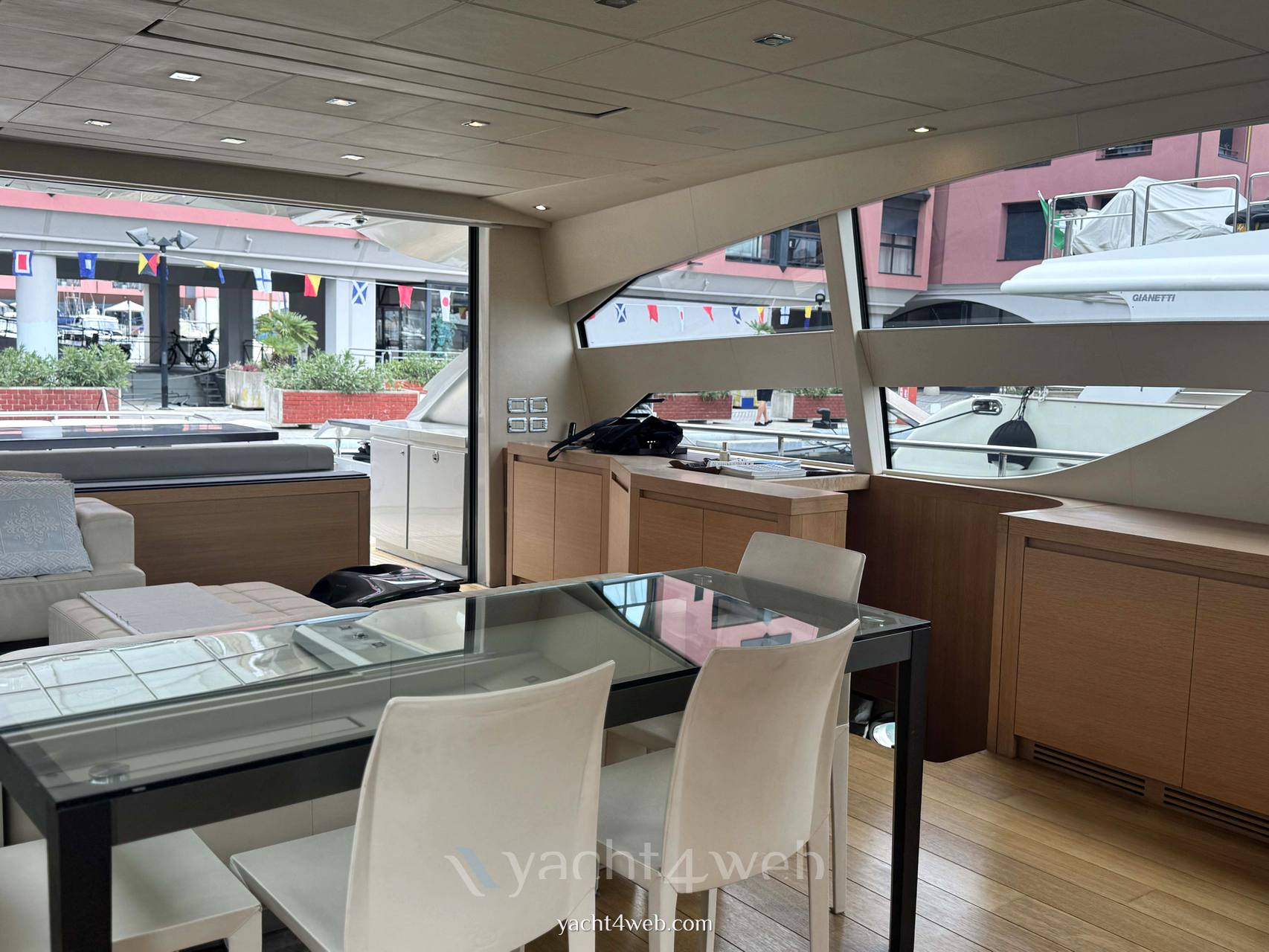 Pershing 80 usado