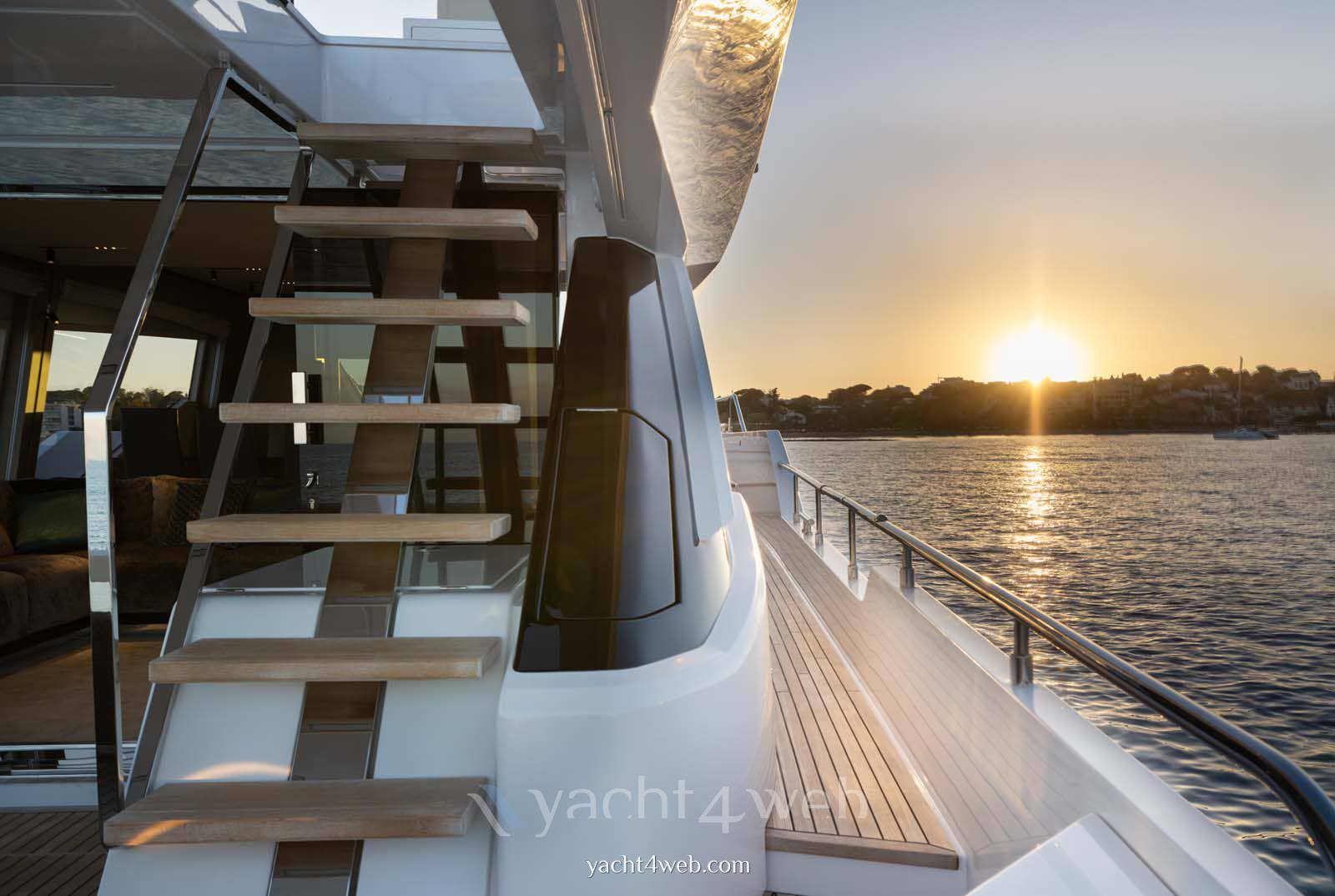 Ferretti yachts 720 barca a motore