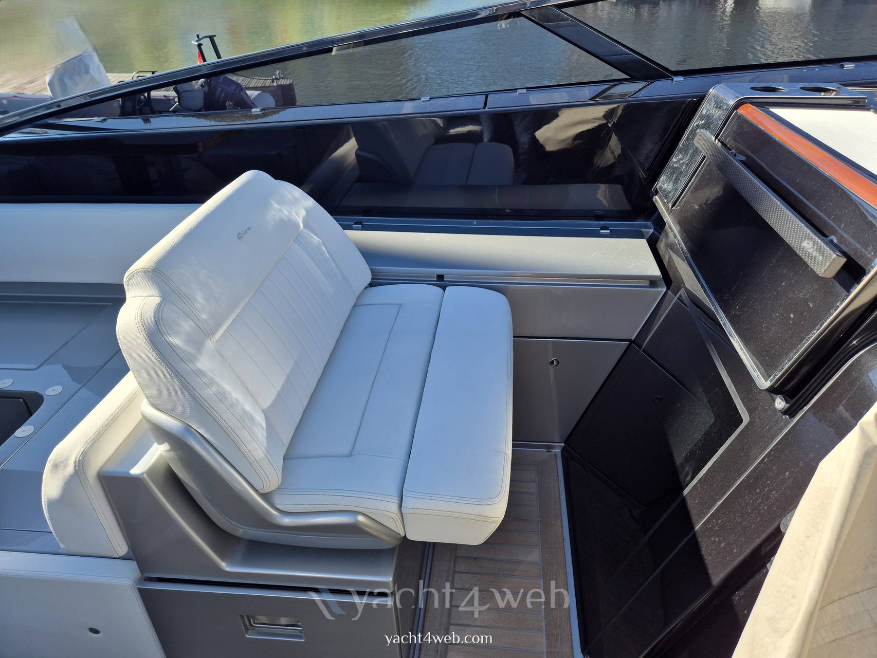 Riva Dolce48 bateau à moteur