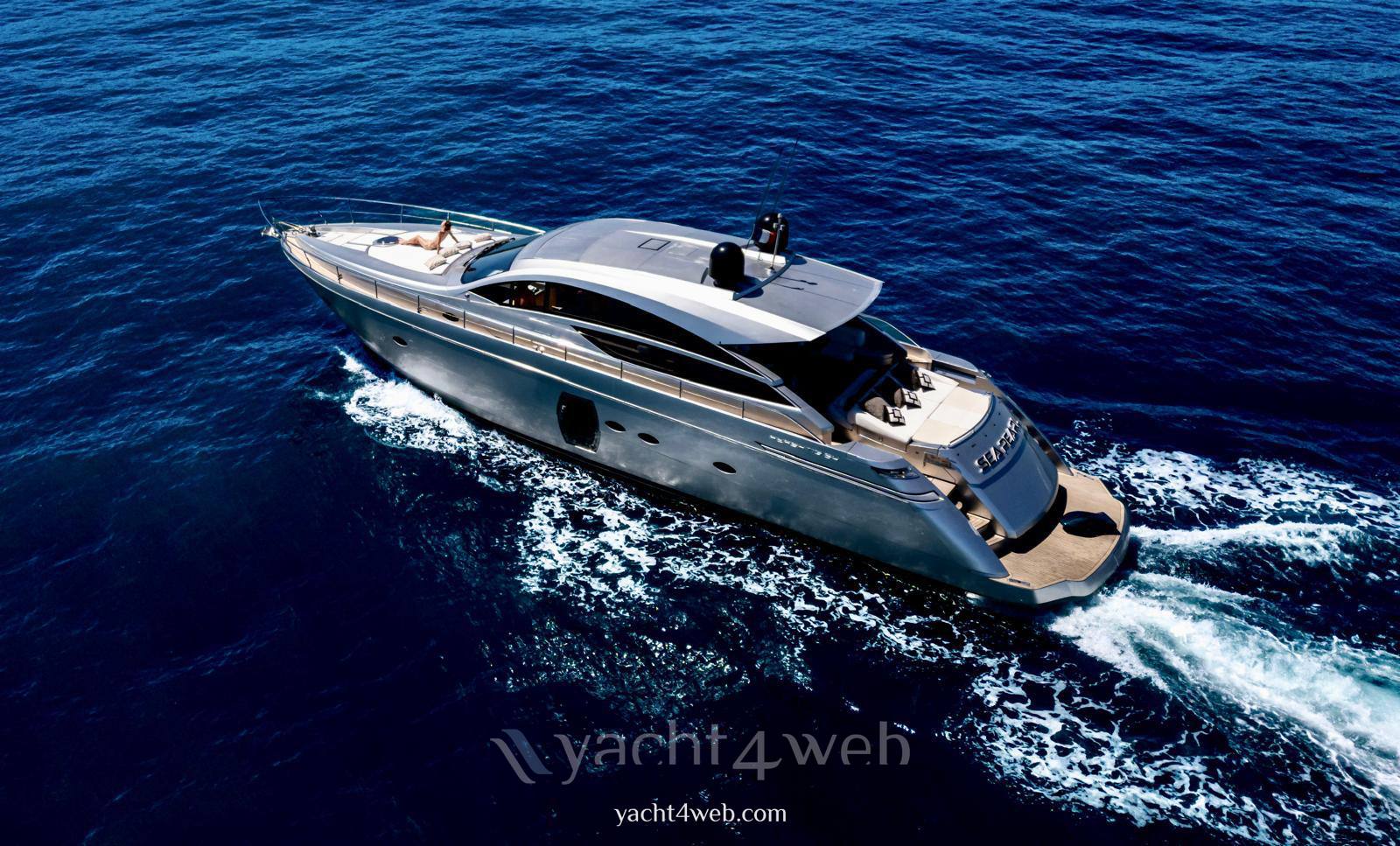 Pershing 64 