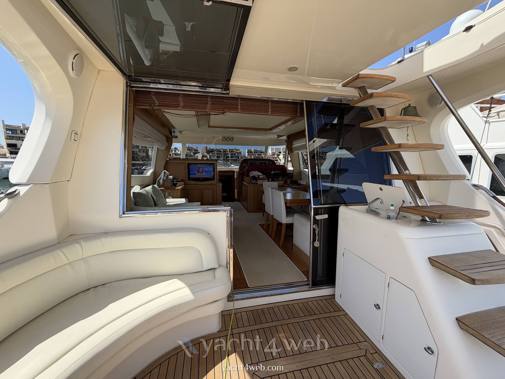 Mochi craft Dolphin 64 barca