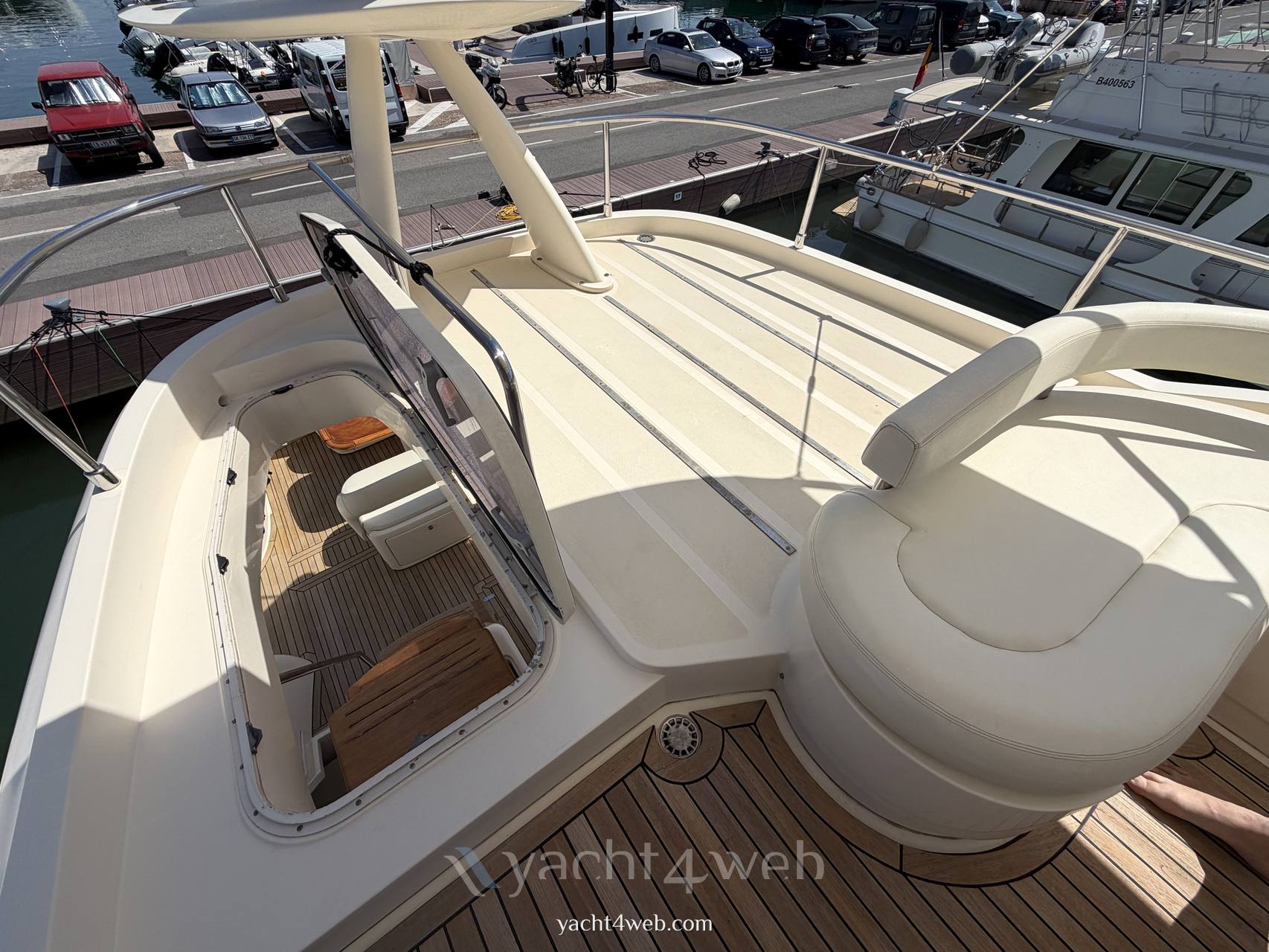 Mochi craft Dolphin 64 barca